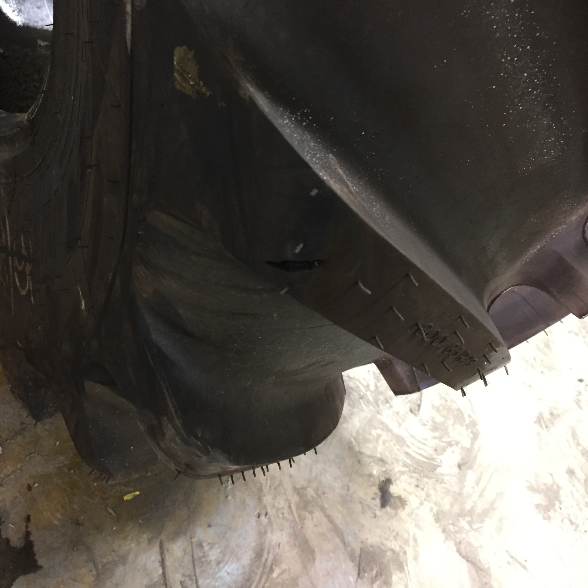 600/65R28 Michelin MachXBib R-1W Tire S003153