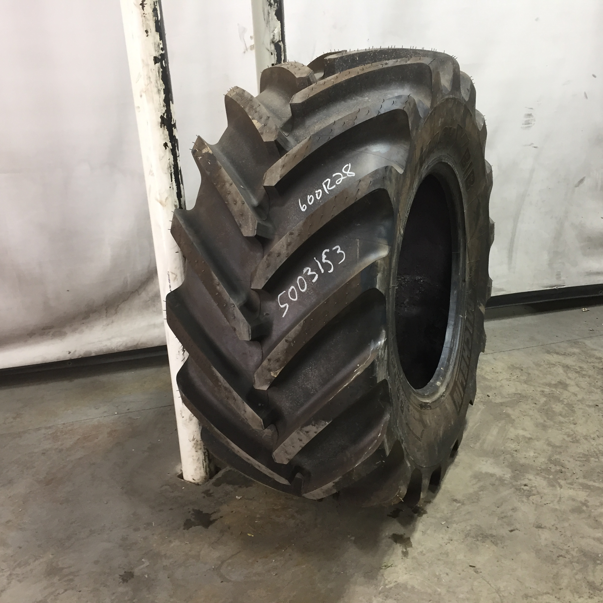 600/65R28 Michelin MachXBib R-1W Tire S003153