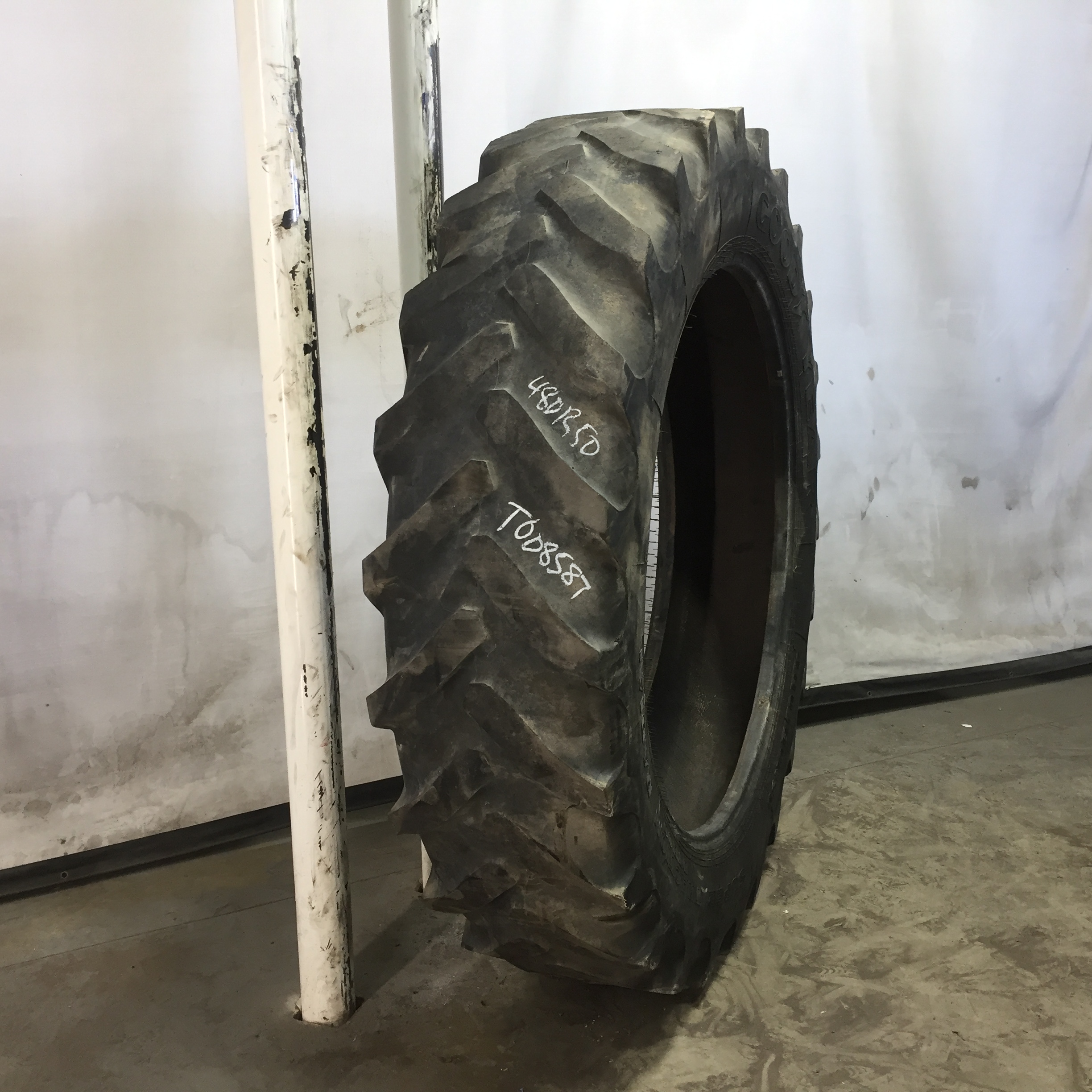 480/80R50 Goodyear Farm DT800 Super Traction R-1W Tire T008587