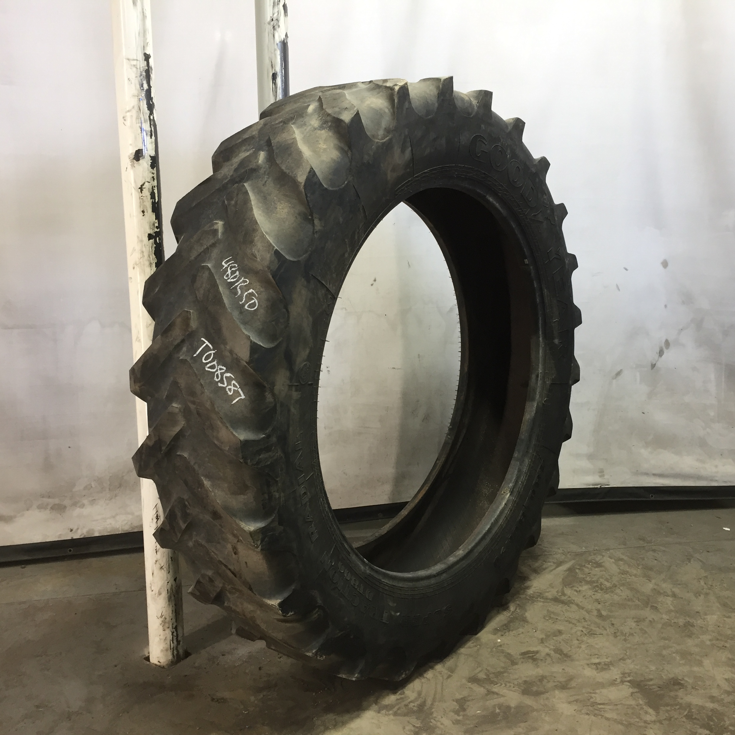 480/80R50 Goodyear Farm DT800 Super Traction R-1W Tire T008587