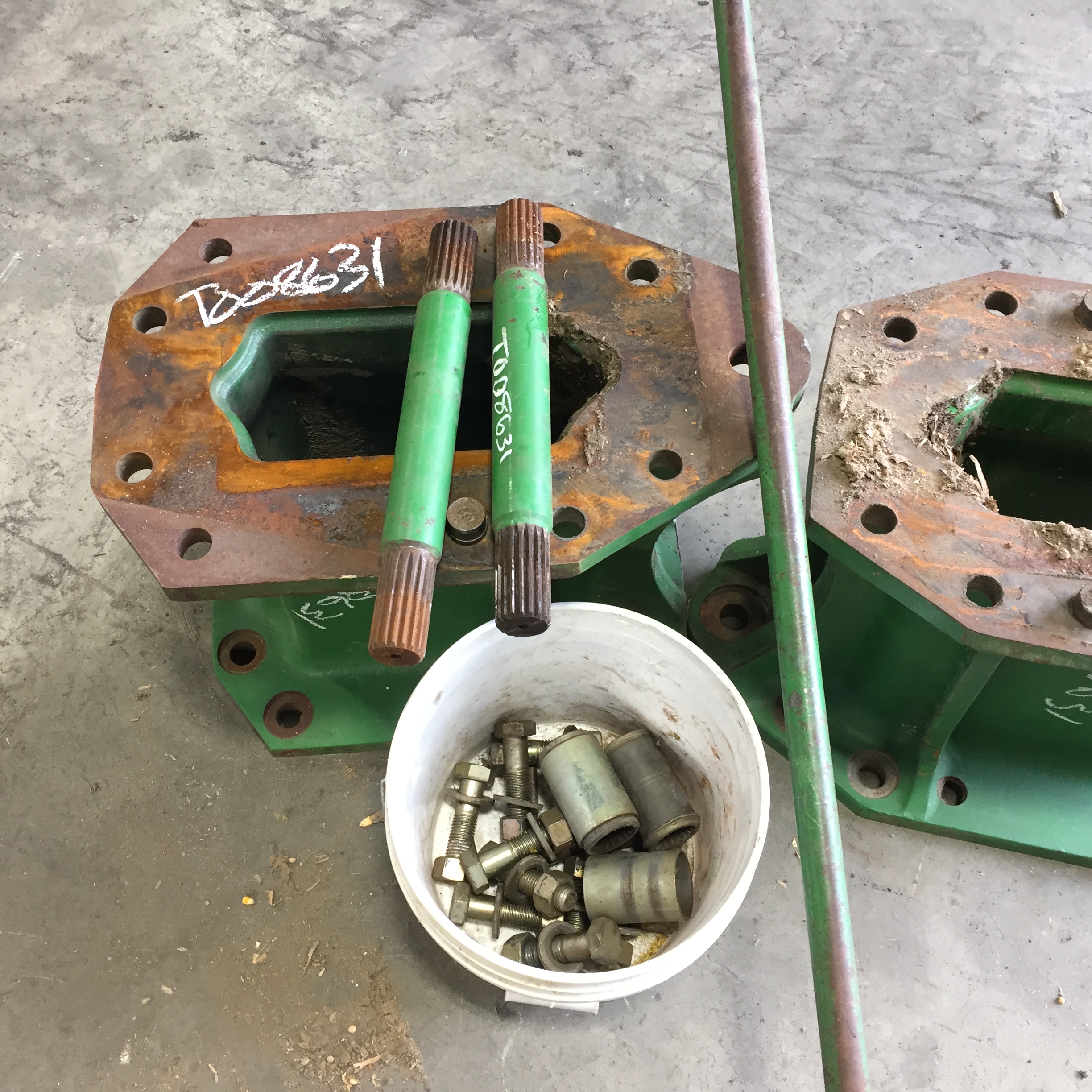 Combine Frame Extension, w/Shafts, Hdw & Truss Rod Combine Frame Extension T008631