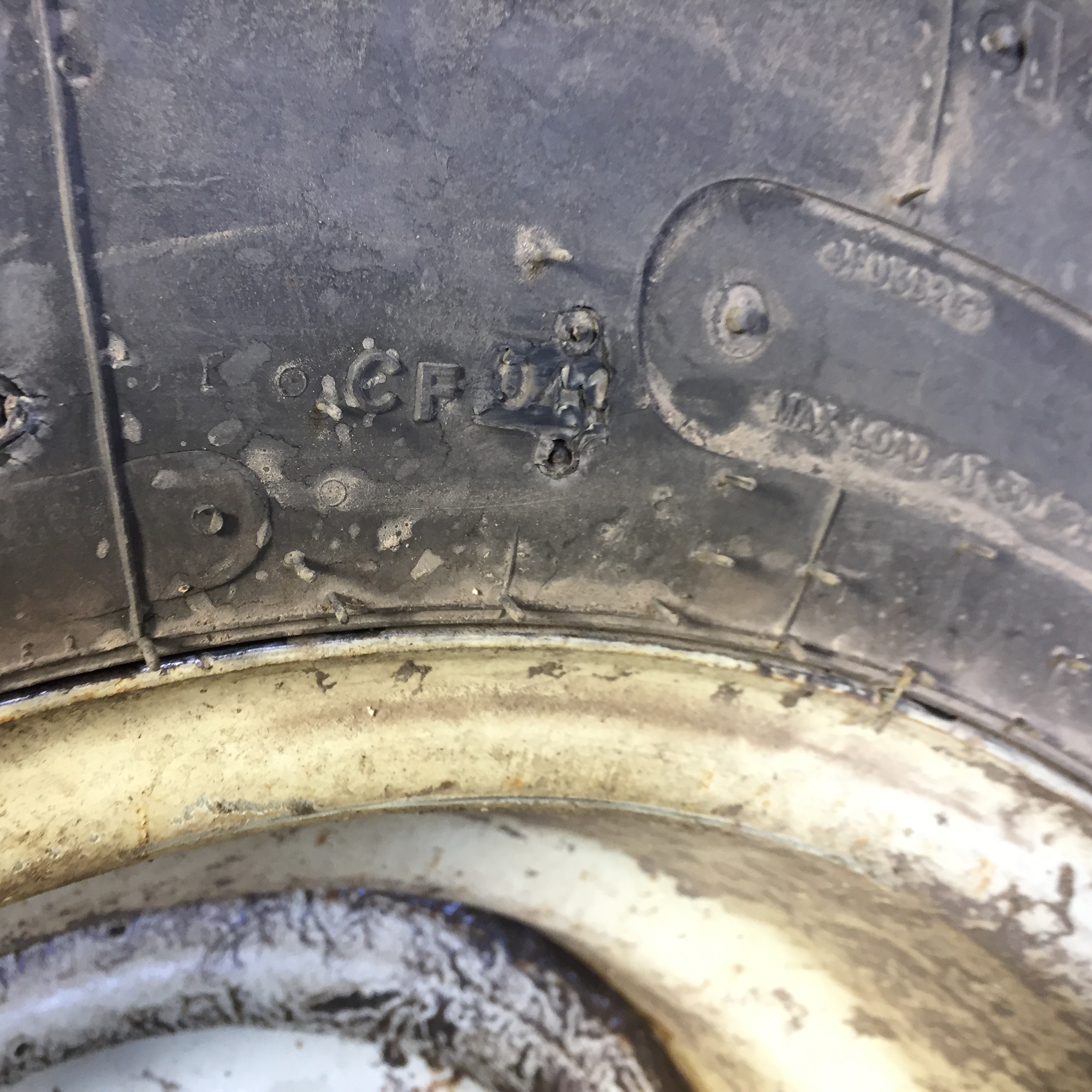 14/L-16.1 Goodyear Farm Utility SL I-1 Tire-Wheel Assembly T008597