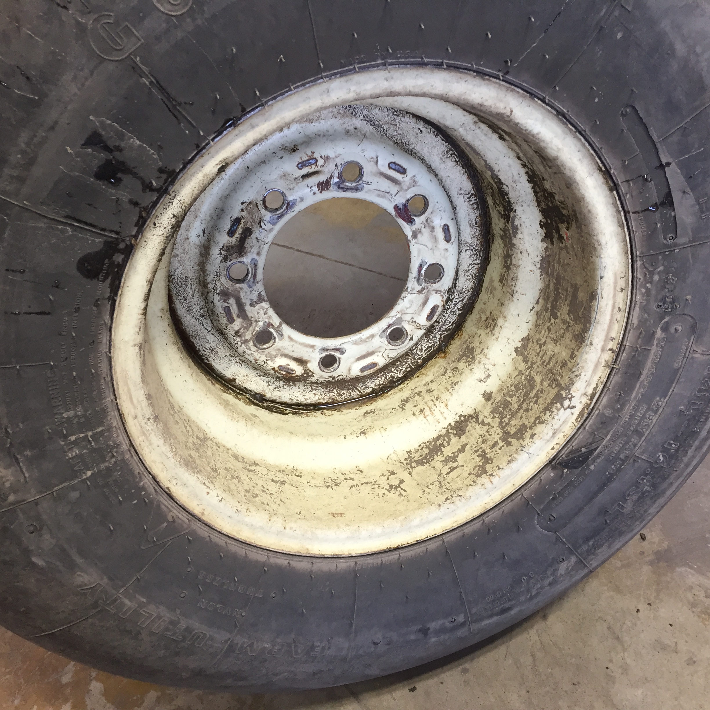 14/L-16.1 Goodyear Farm Utility SL I-1 Tire-Wheel Assembly T008597