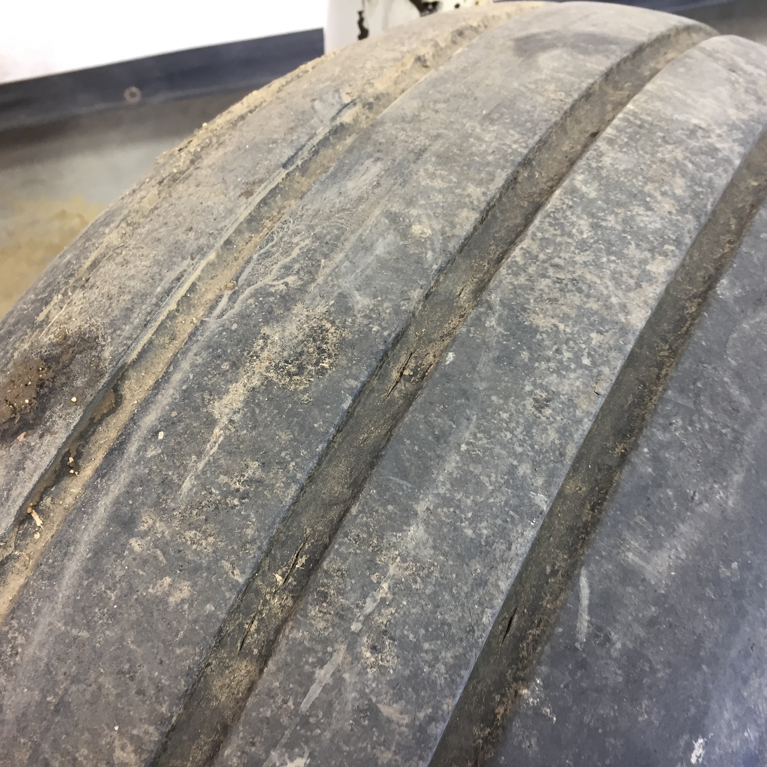 14/L-16.1 Goodyear Farm Utility SL I-1 Tire-Wheel Assembly T008597