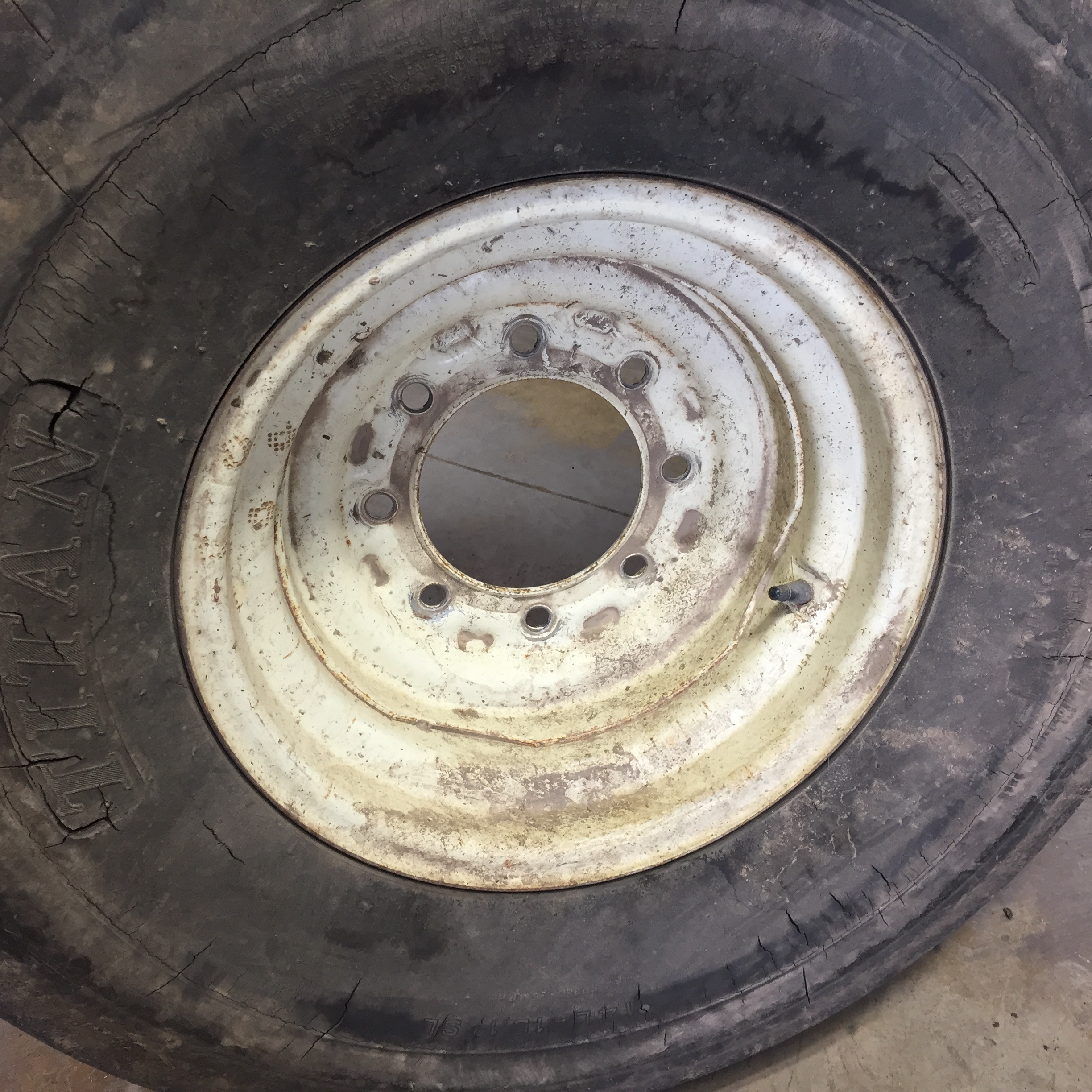 14/L-16.1 Titan Farm Hi Flotation I-1 Tire-Wheel Assembly T008599