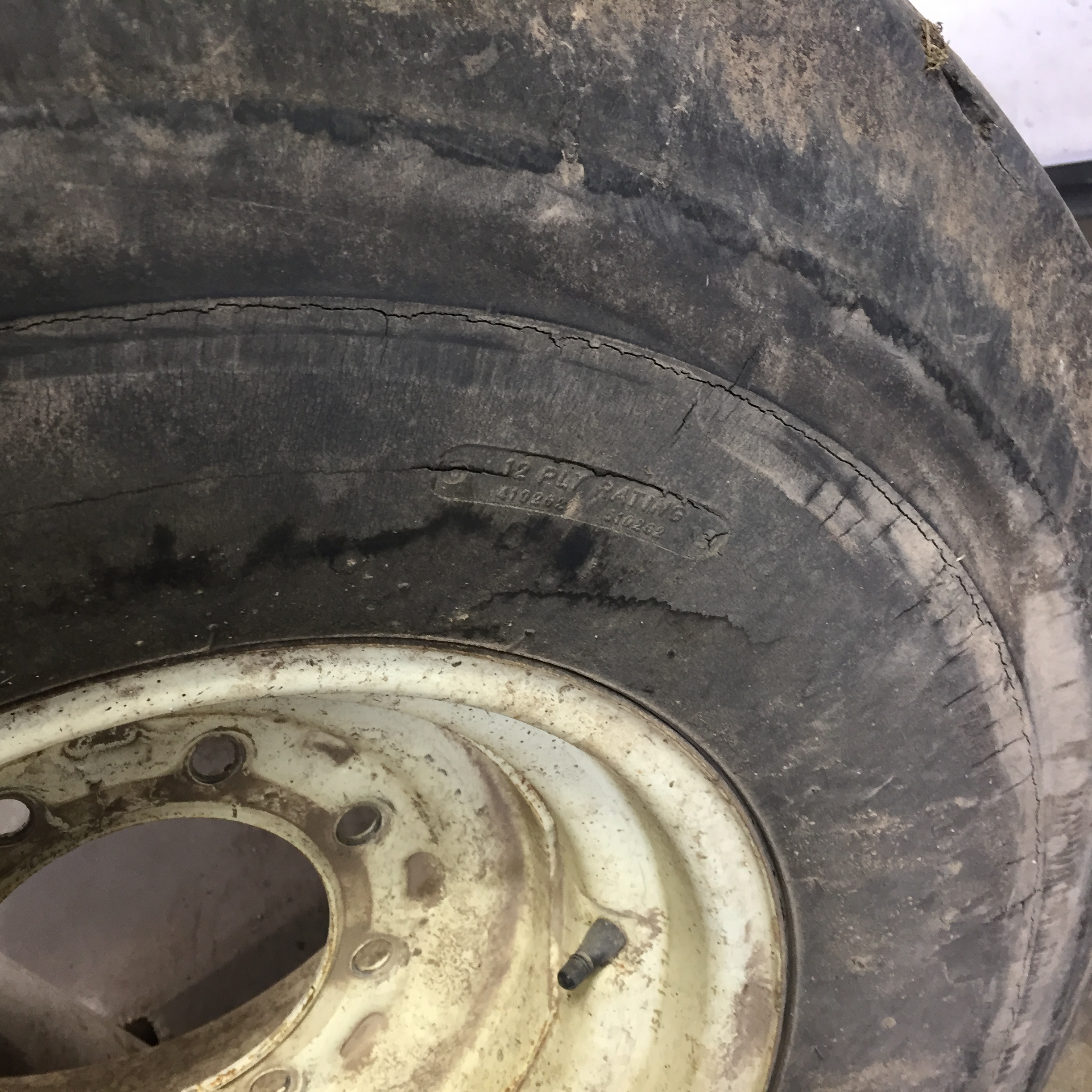 14/L-16.1 Titan Farm Hi Flotation I-1 Tire-Wheel Assembly T008599