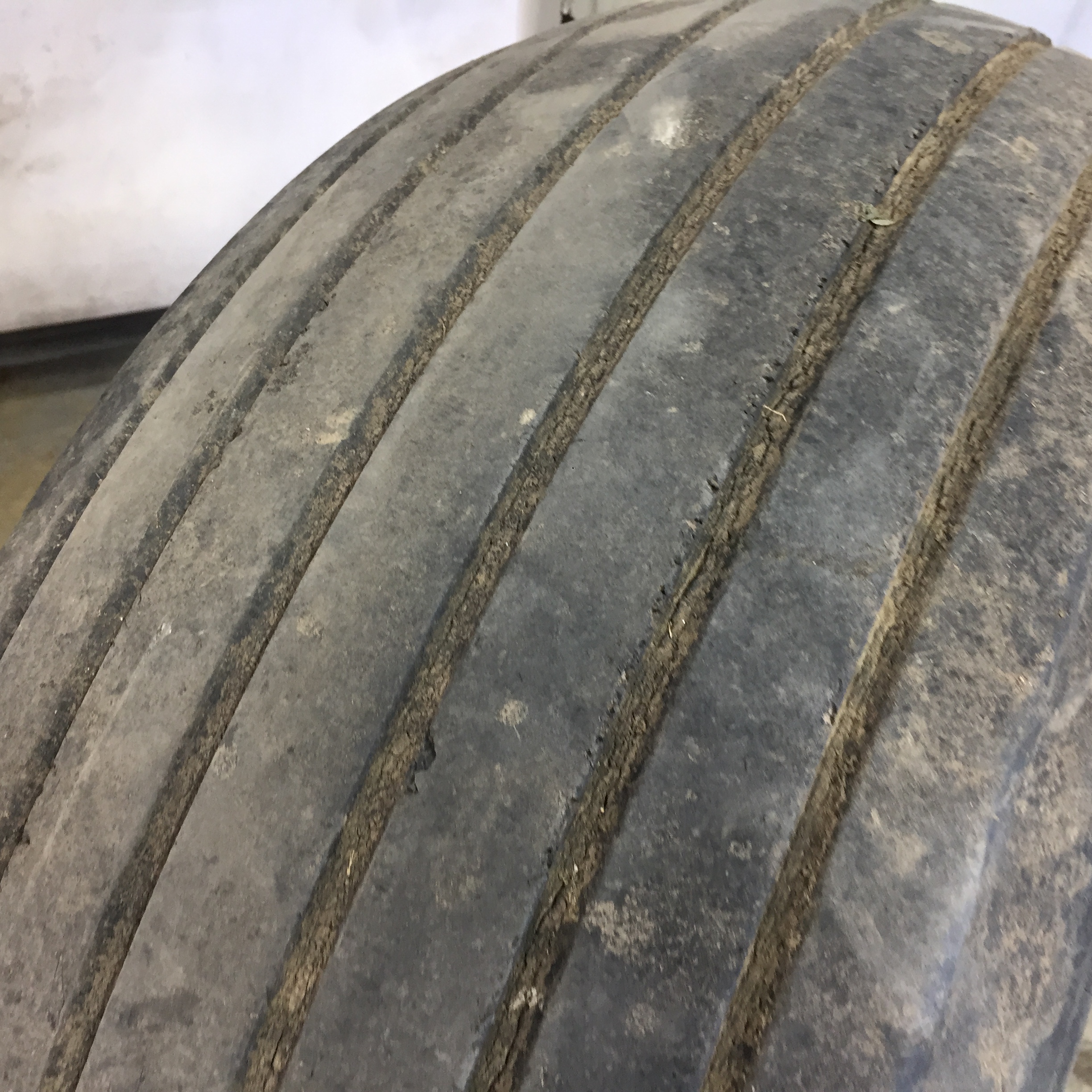 14/L-16.1 Titan Farm Hi Flotation I-1 Tire-Wheel Assembly T008599