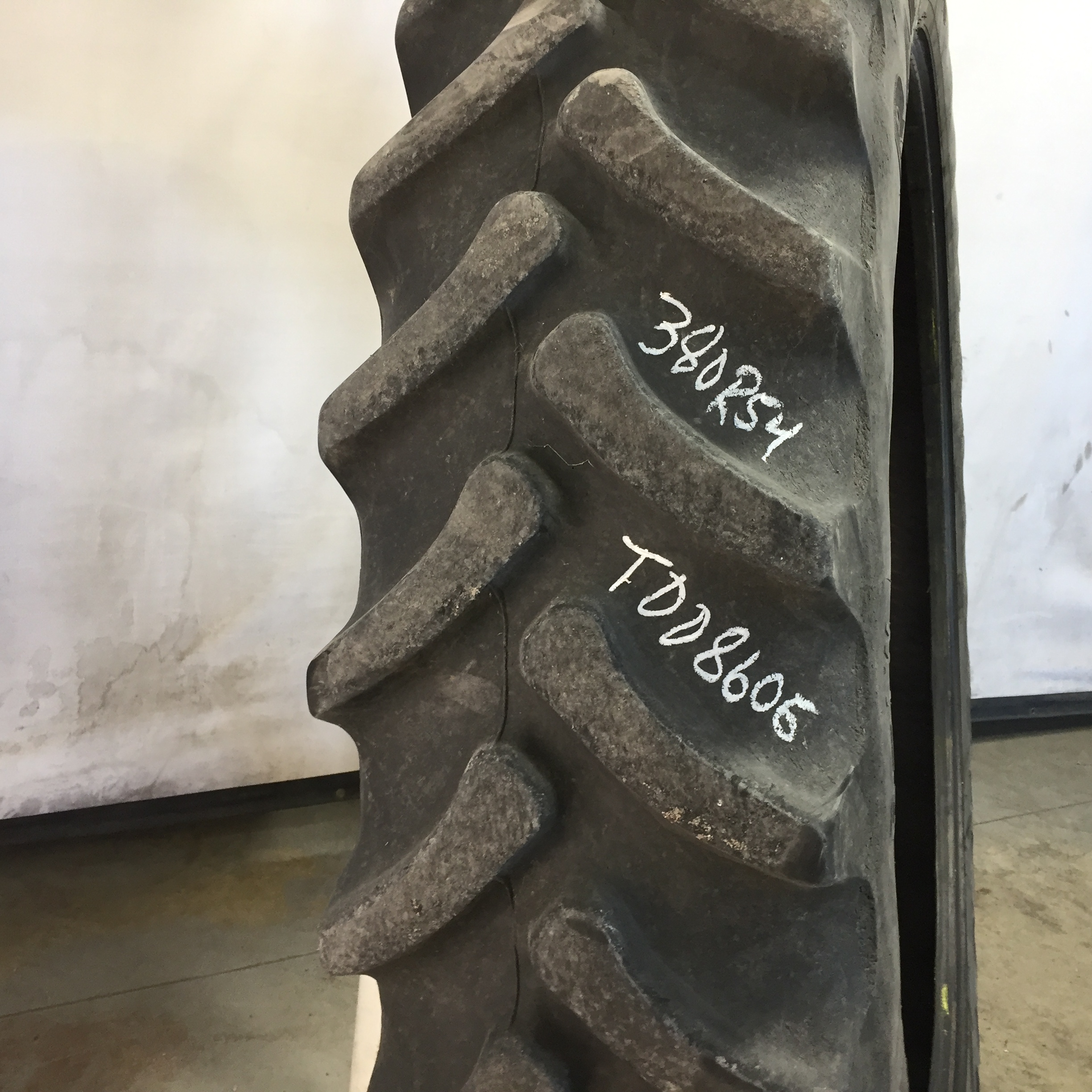 380/90R54 Firestone Radial 9000 R-1W Tire T008606