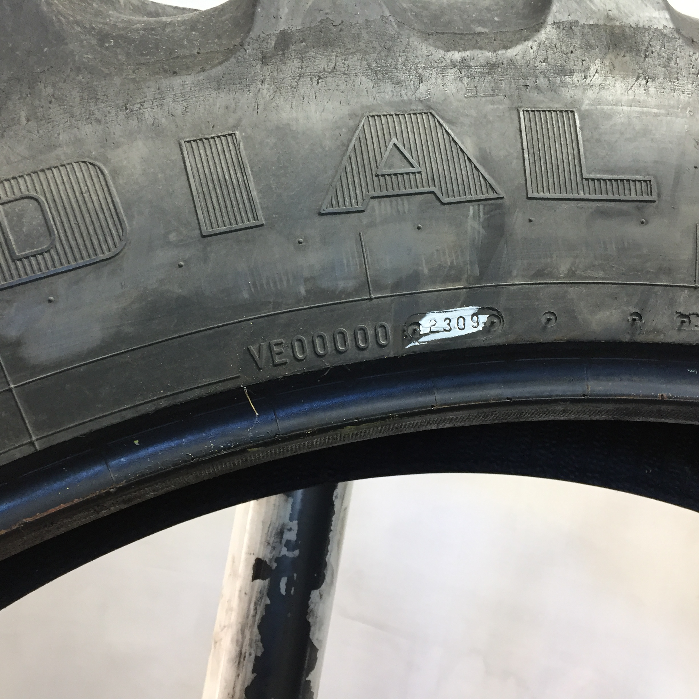 380/90R54 Firestone Radial 9000 R-1W Tire T008606