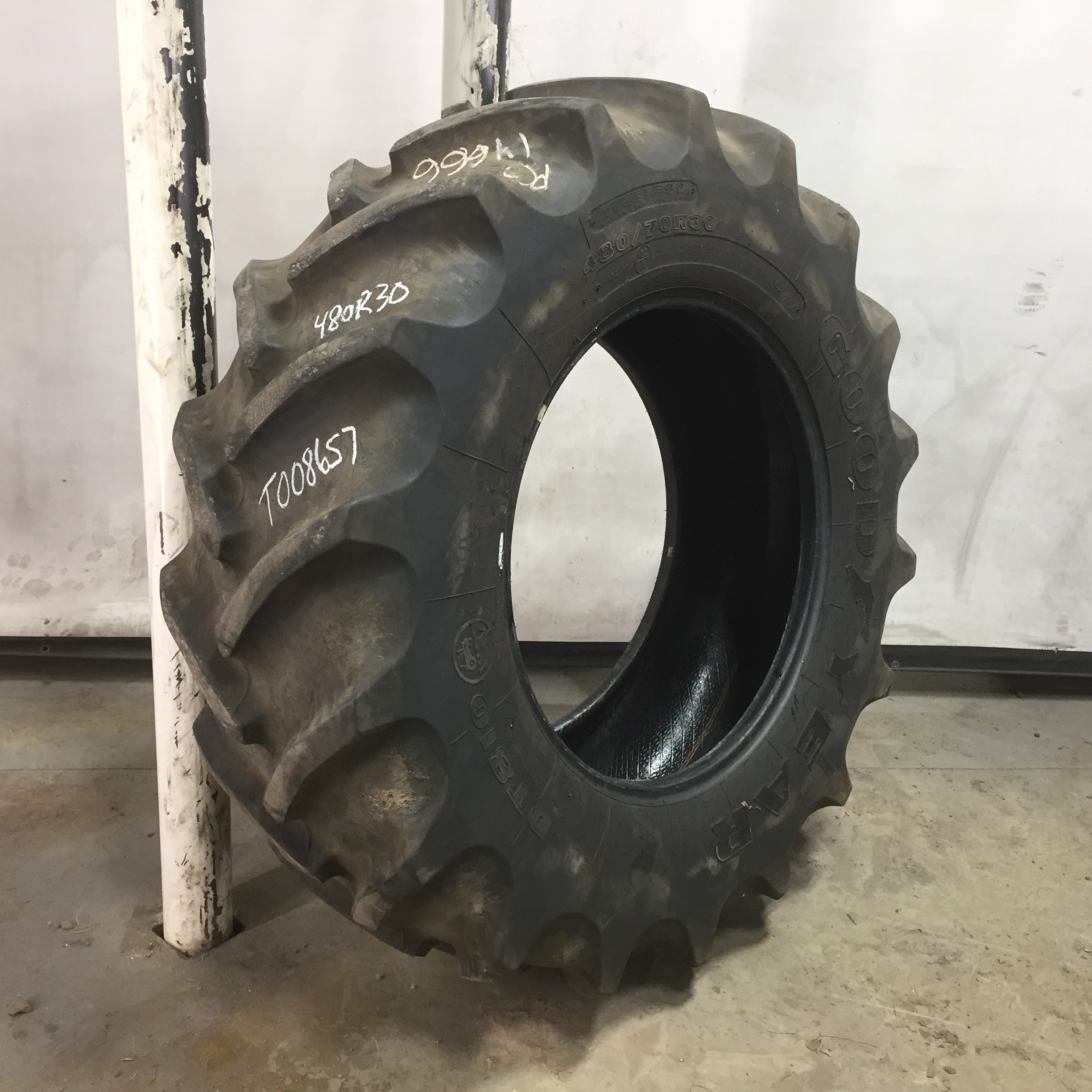 480/70R30 Goodyear Farm DT810 Super Traction R-1W Tire T008657
