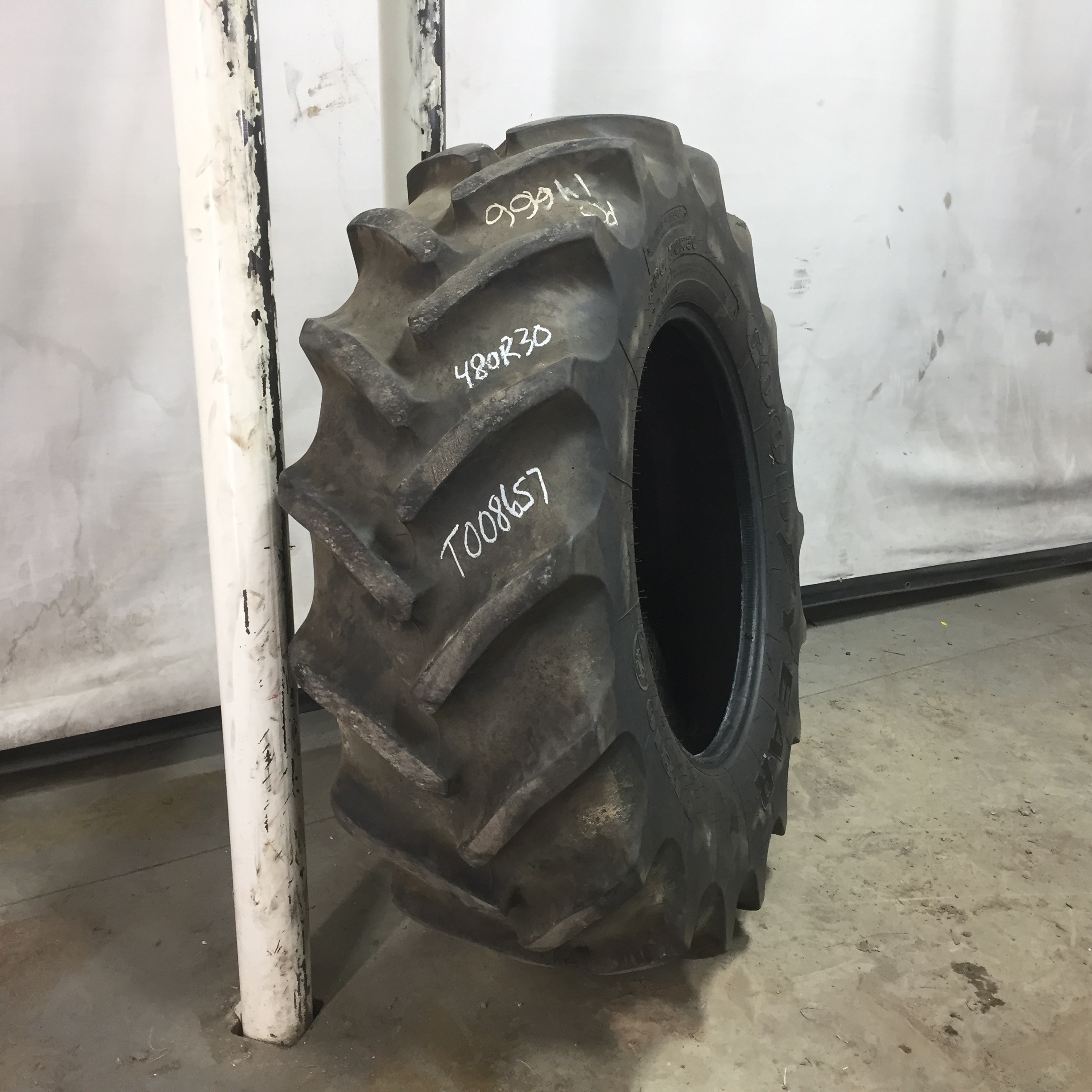 480/70R30 Goodyear Farm DT810 Super Traction R-1W Tire T008657