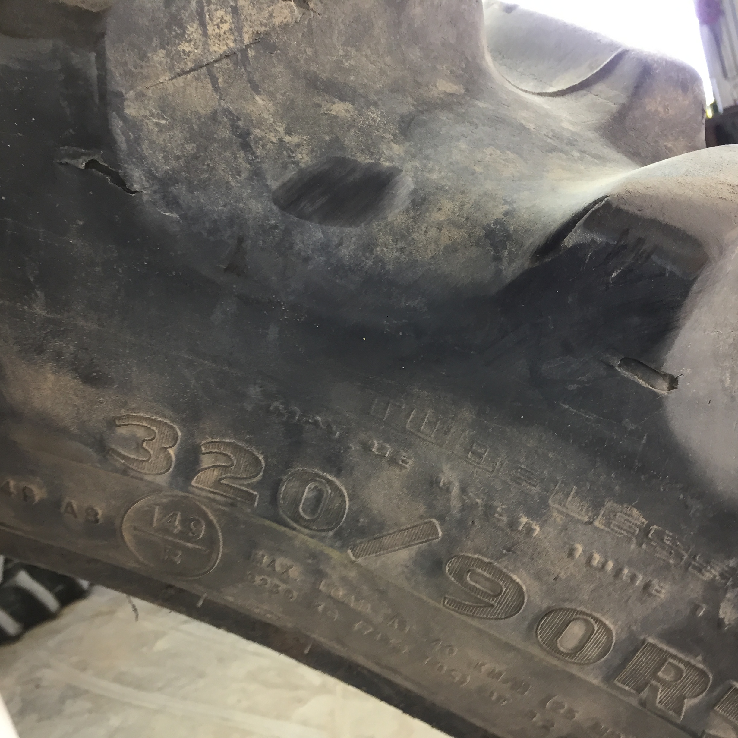 320/90R54 Goodyear Farm DT800 Super Traction R-1W Tire S003157