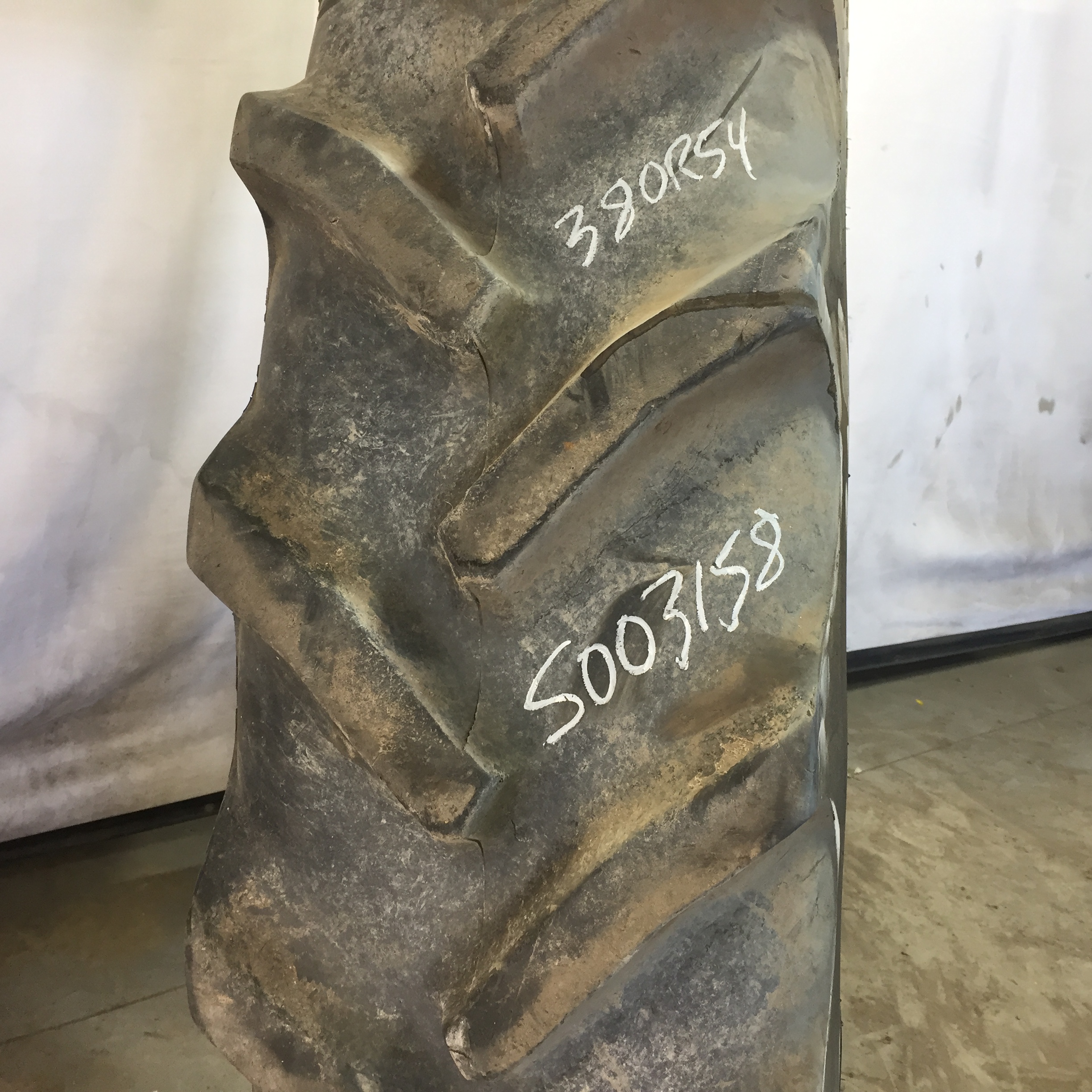 380/90R54 Goodyear Farm DT800 Super Traction R-1W Tire S003158