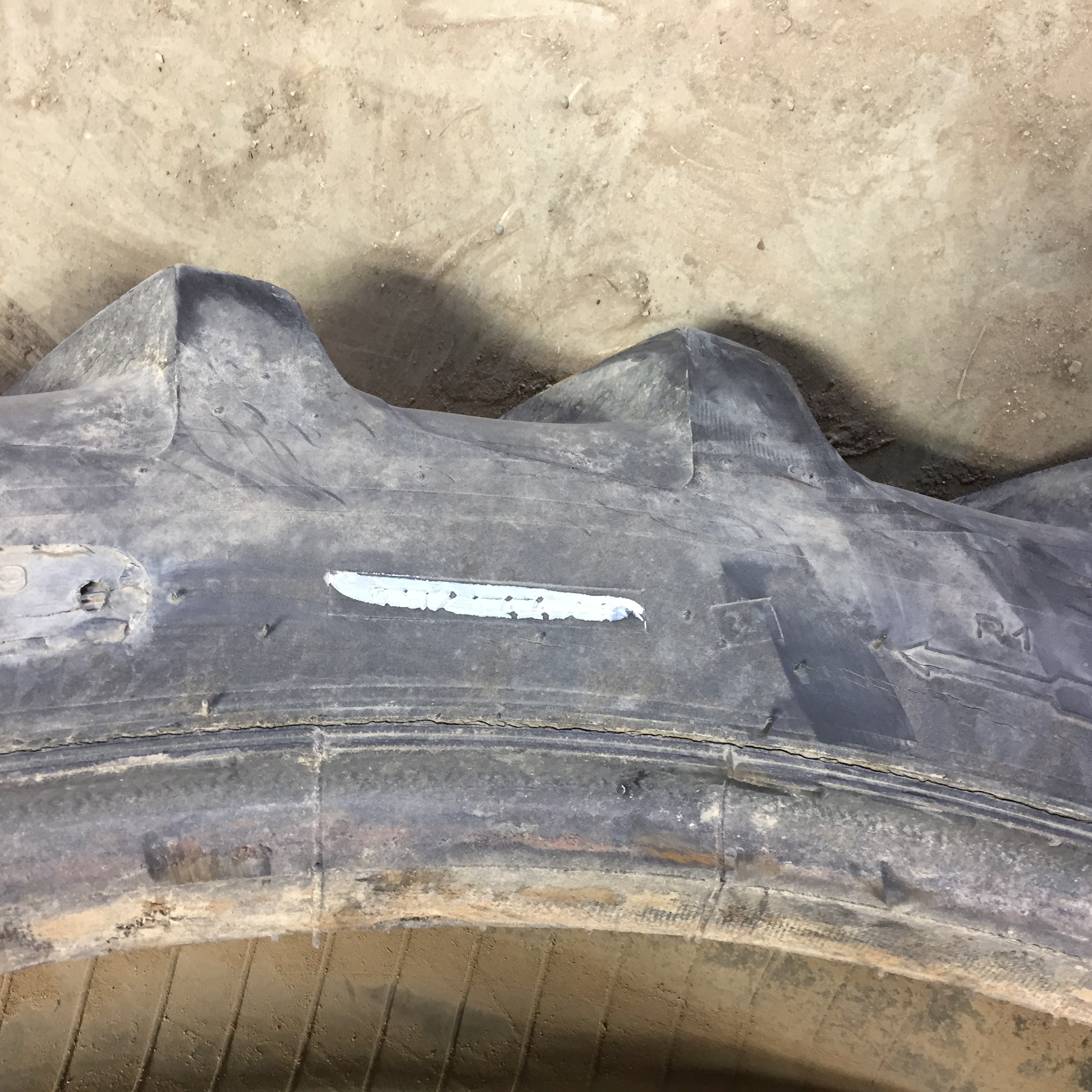 12.4/R46 Taurus Soil Saver Radial R-1 Tire S003159