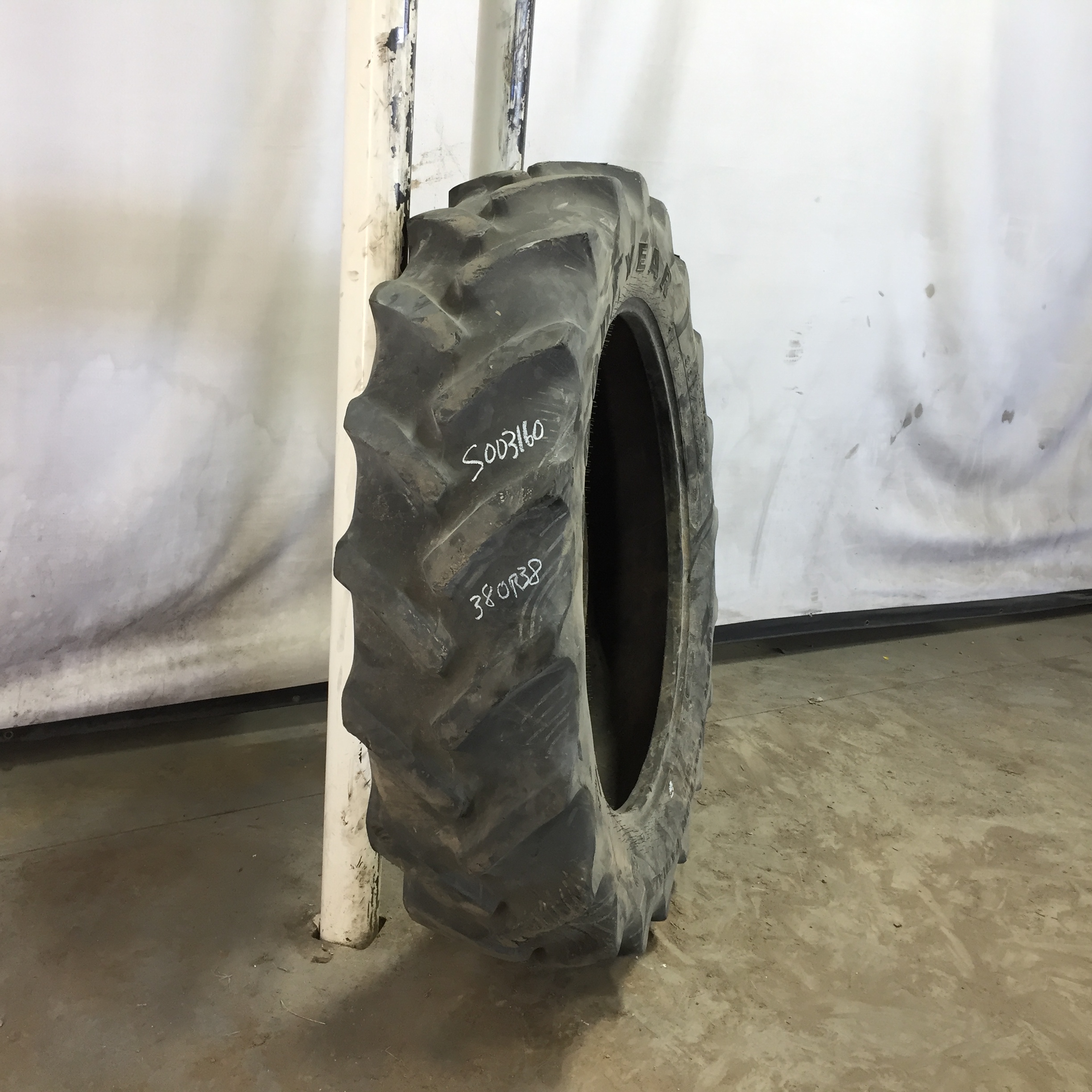380/80R38 Goodyear Farm DT800 Super Traction R-1W Tire S003160