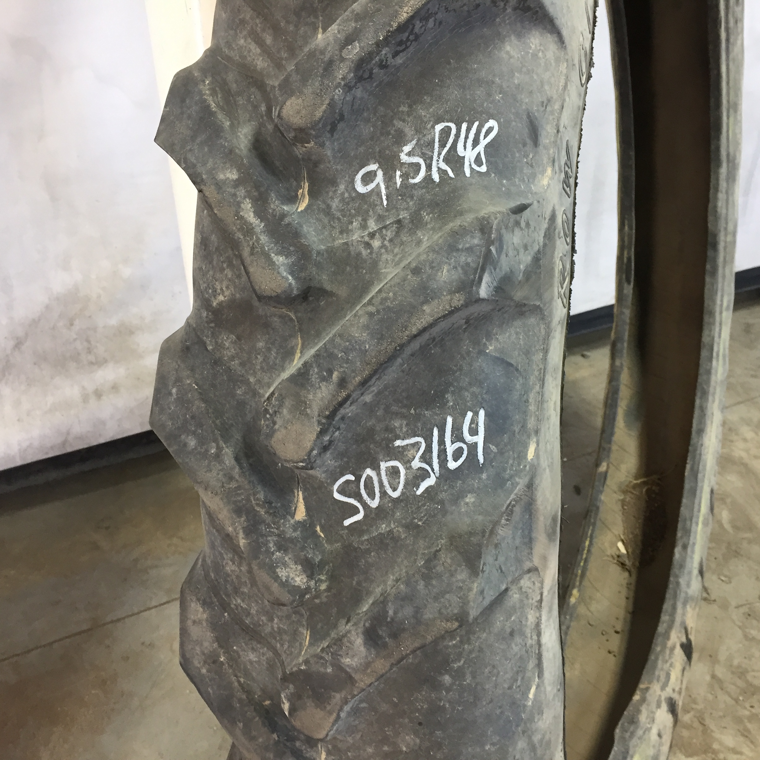 230/95R48 Alliance 350 Row Crop R-1 Tire S003164