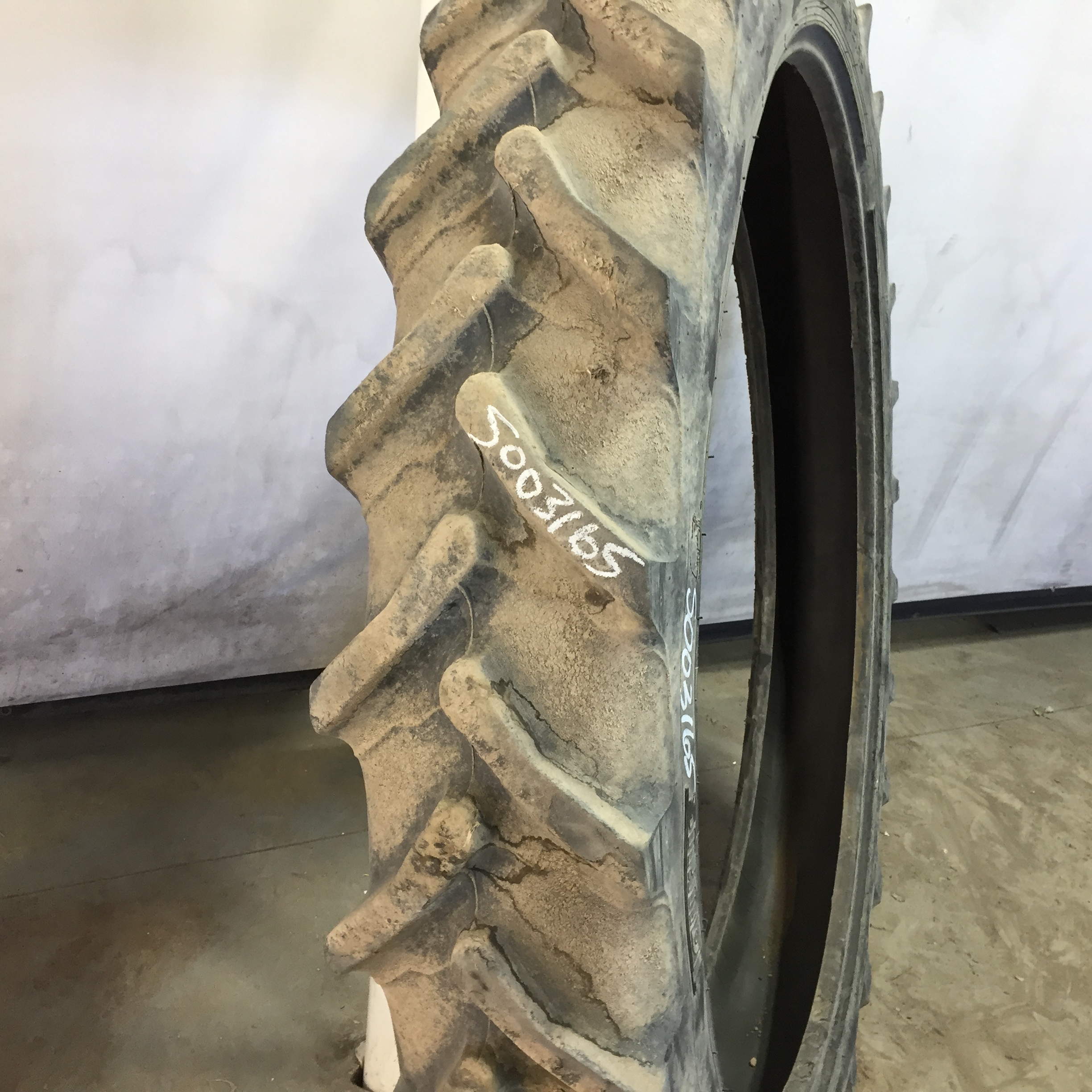 9.5/R48 Taurus Soil Saver RC95 R-1 Tire S003165
