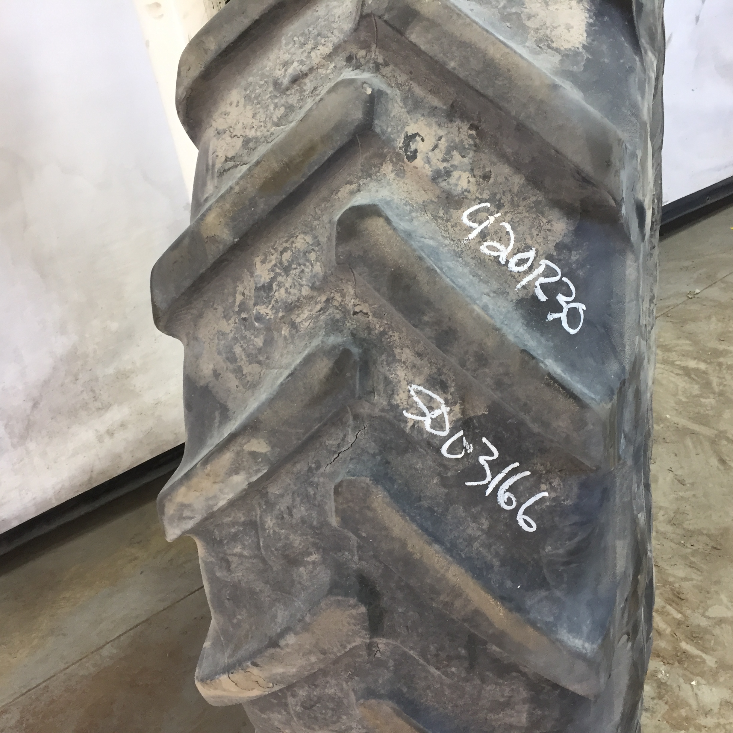 420/90R30 Michelin AgriBib R-1W Tire S003166