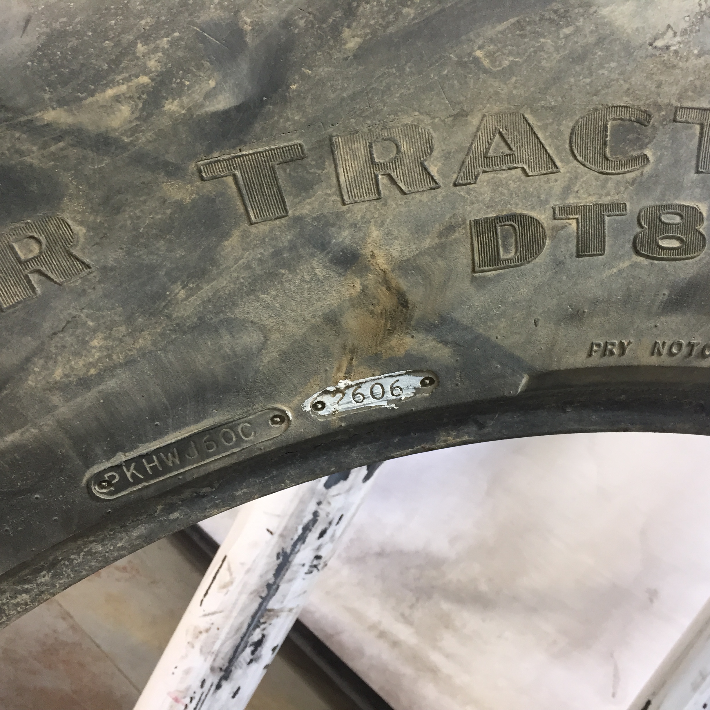 380/80R38 Goodyear Farm DT800 Super Traction R-1W Tire S003171