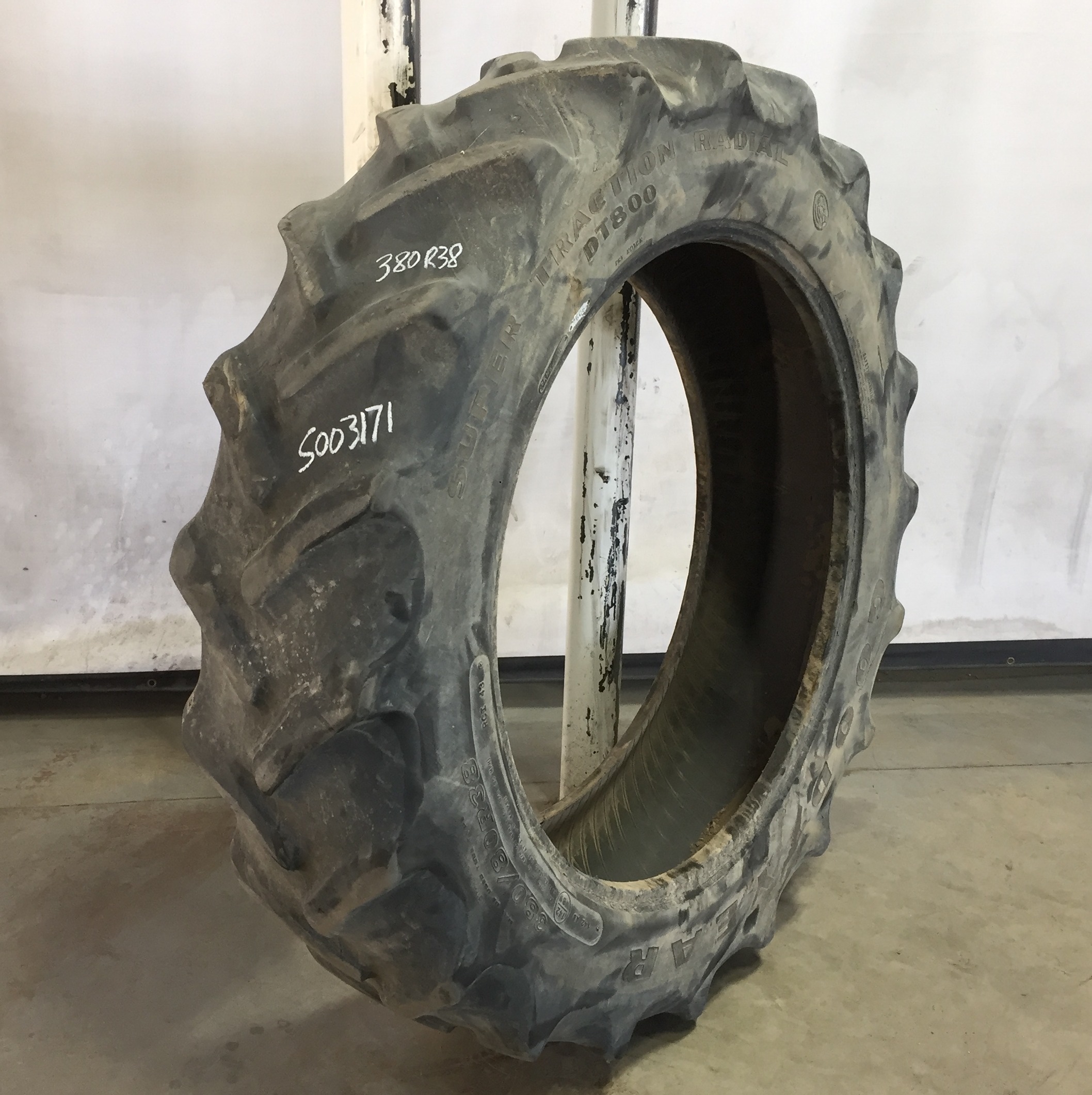 380/80R38 Goodyear Farm DT800 Super Traction R-1W Tire S003171