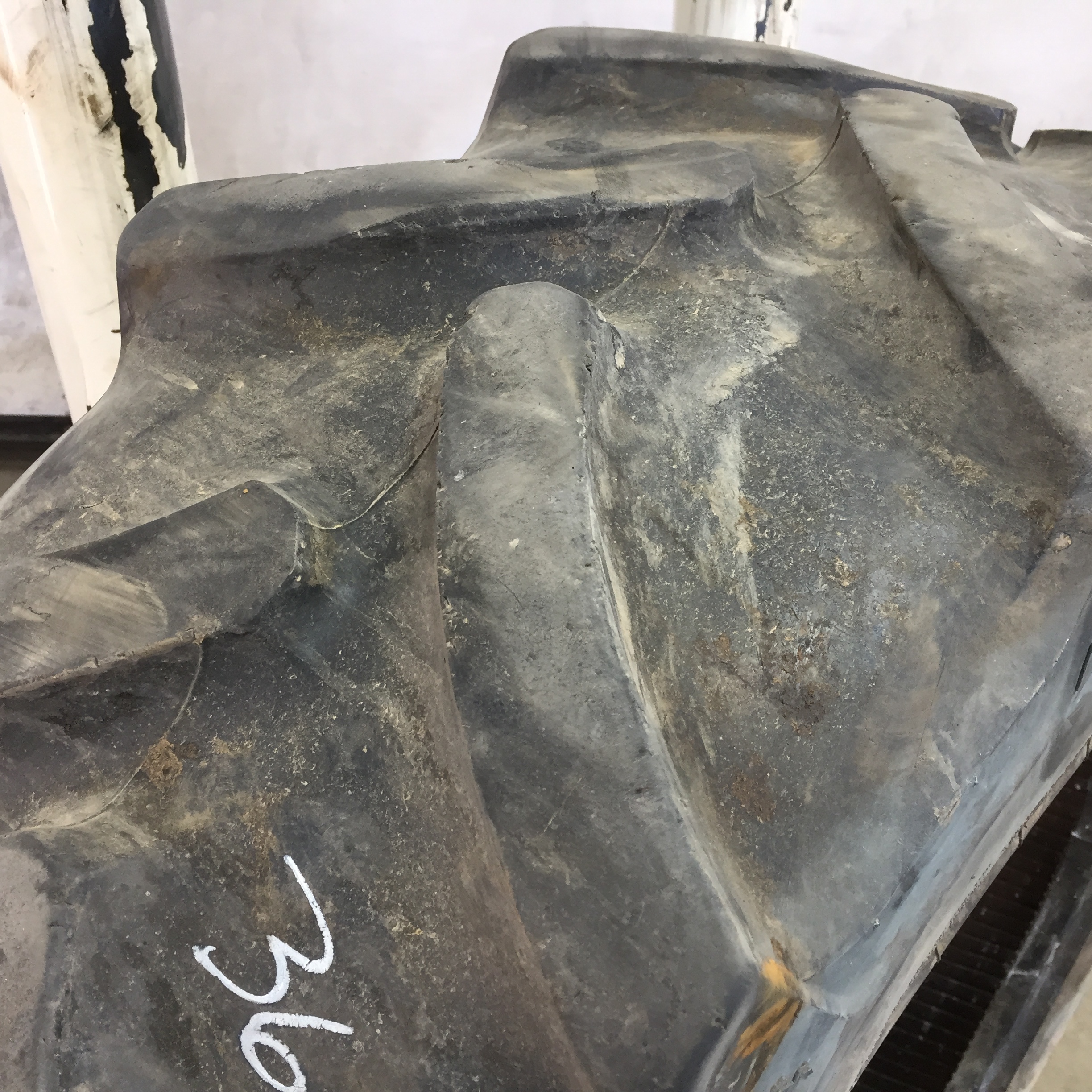 360/70R24 Continental AC70T Contract R-1 Tire S003174