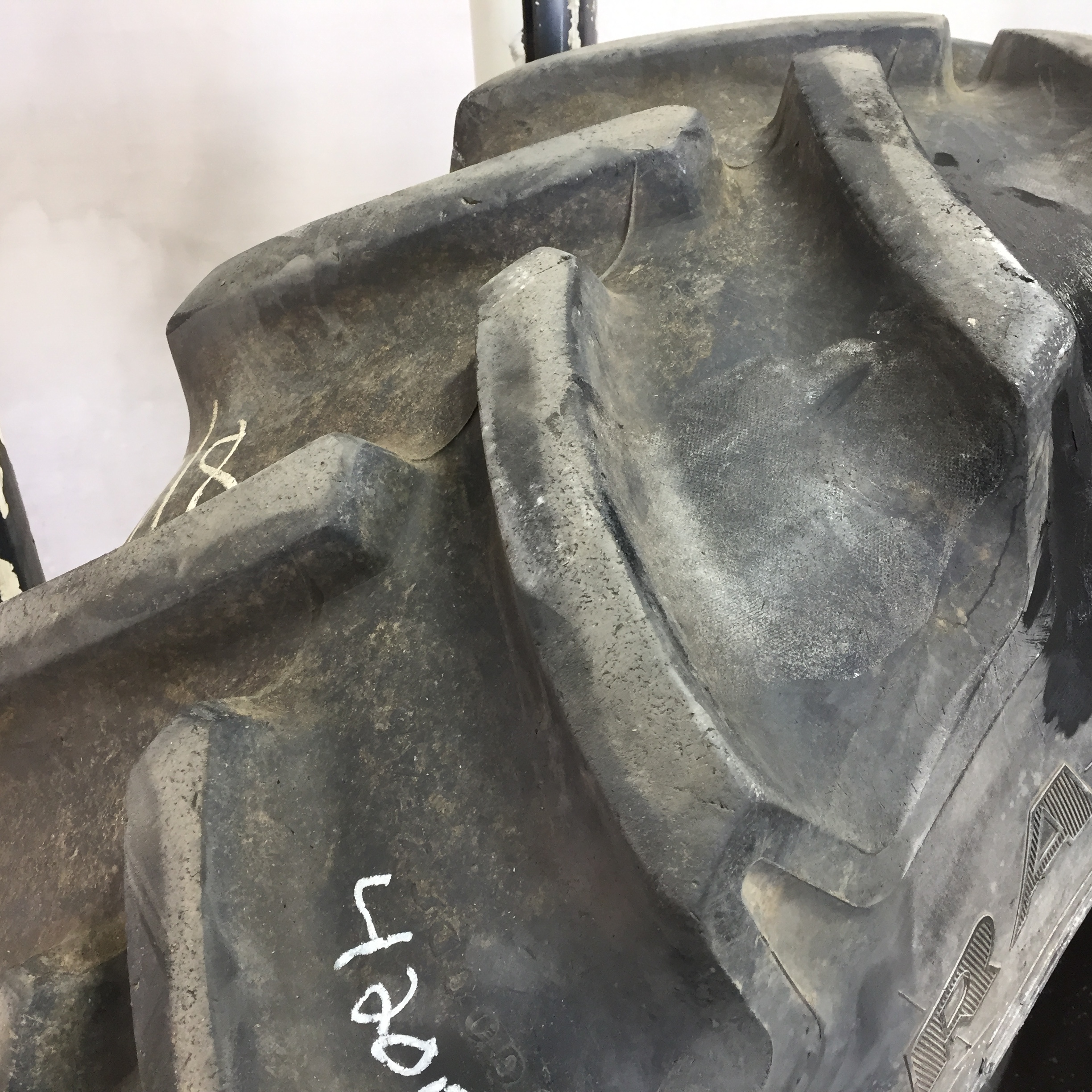 420/85R28 Goodyear Farm Optitrac R-1W Tire S003175