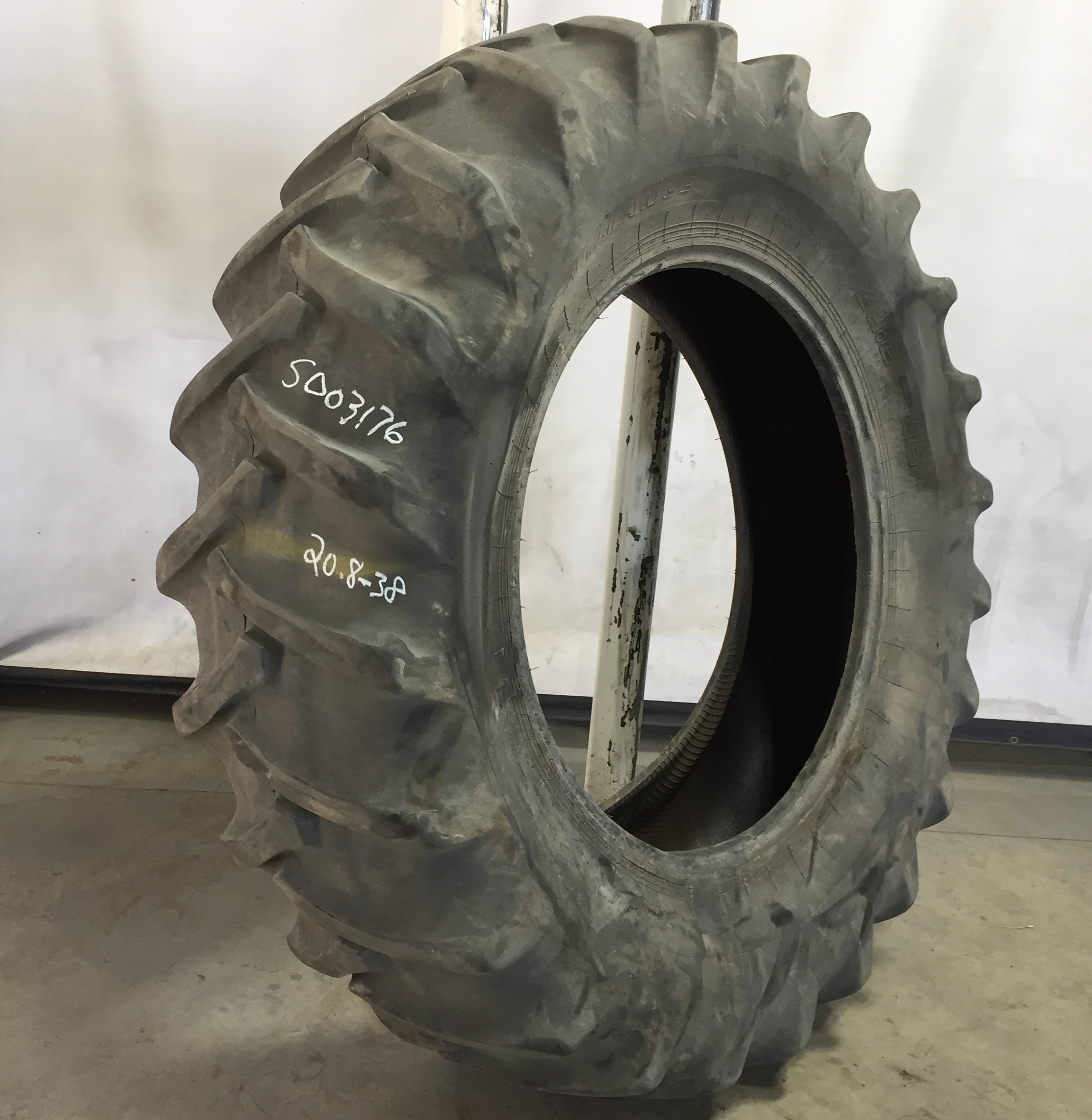 20.8/-38 Alliance 347 Bias R-1 Tire S003176