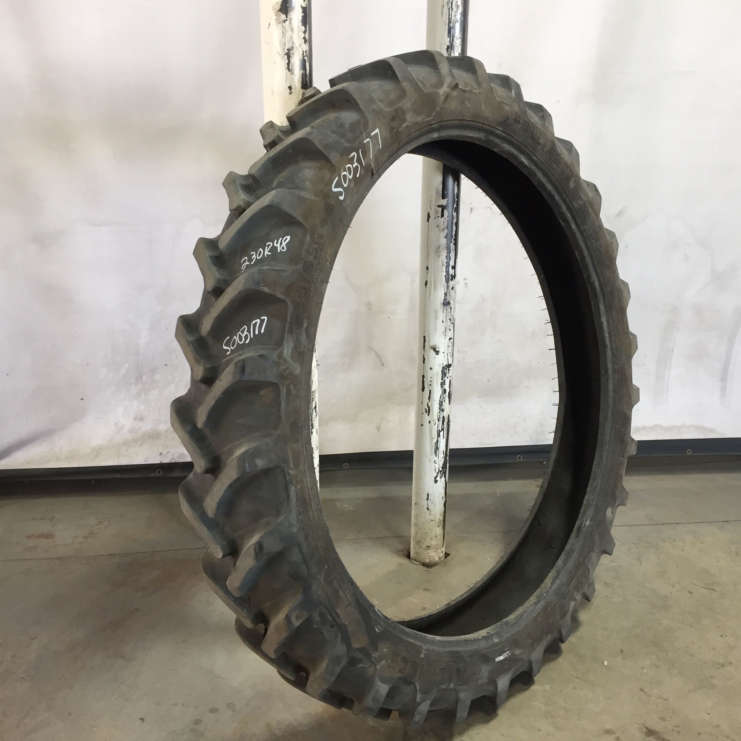 230/95R48 Alliance 350 Row Crop R-1 Tire S003177