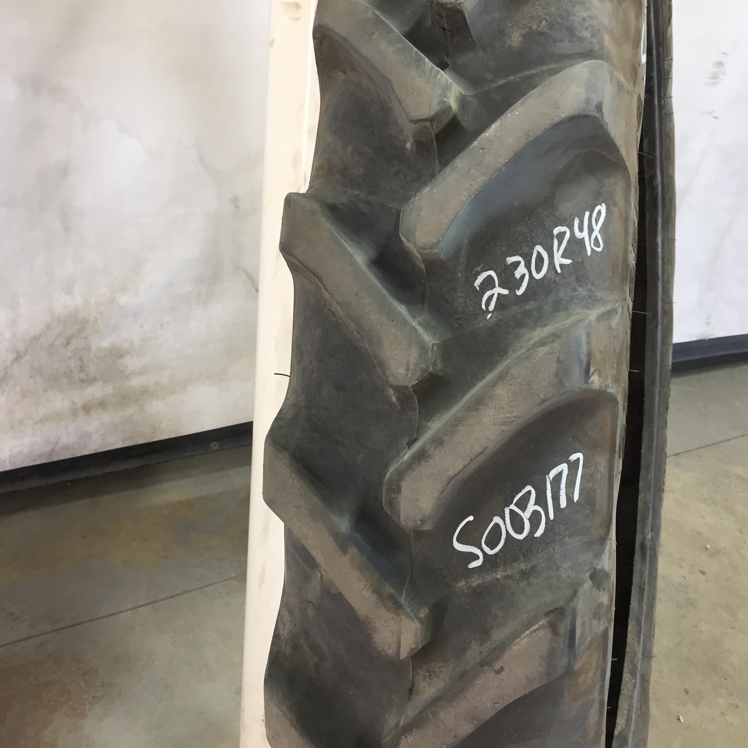 230/95R48 Alliance 350 Row Crop R-1 Tire S003177