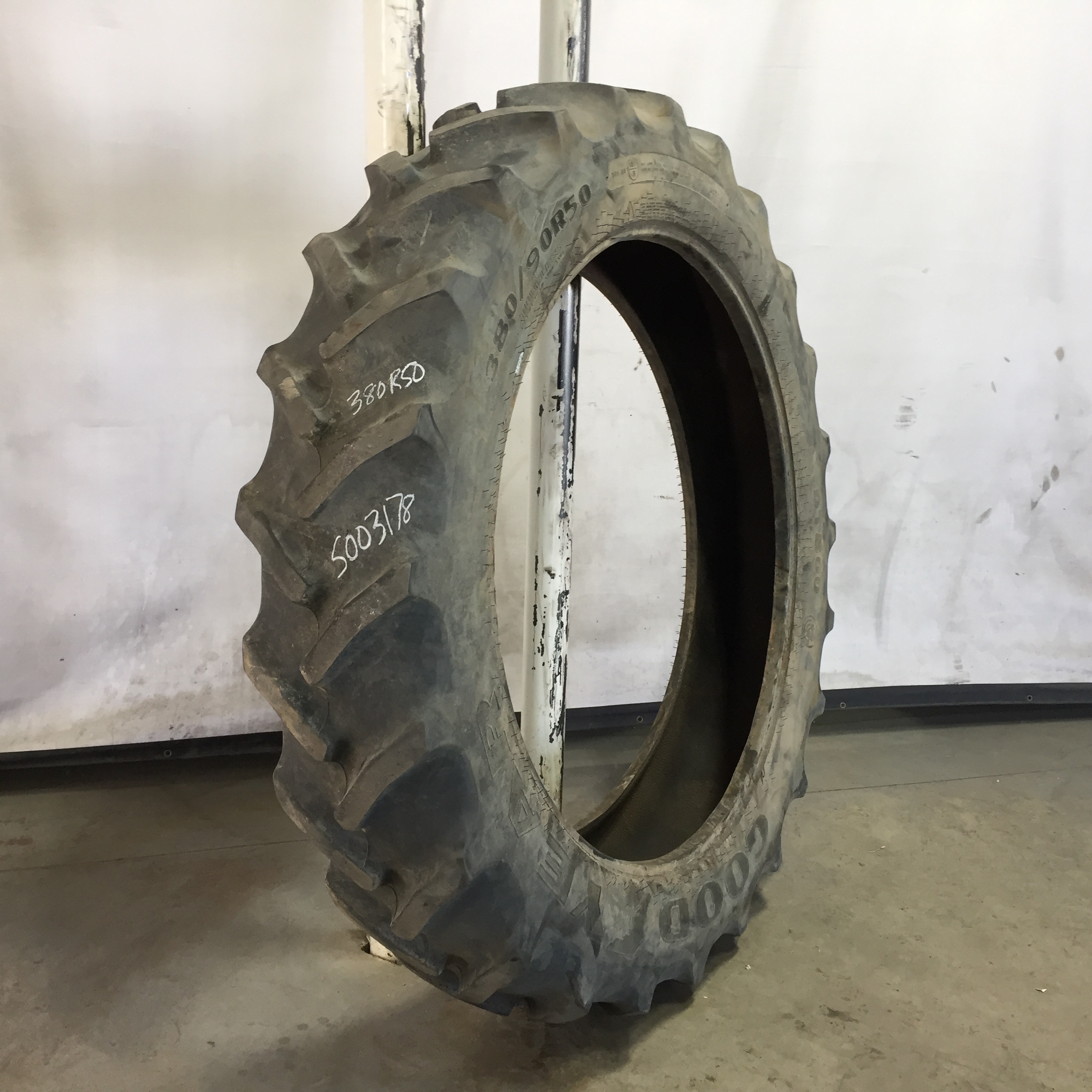 380/90R50 Goodyear Farm DT800 Optitrac R-1W Tire S003178