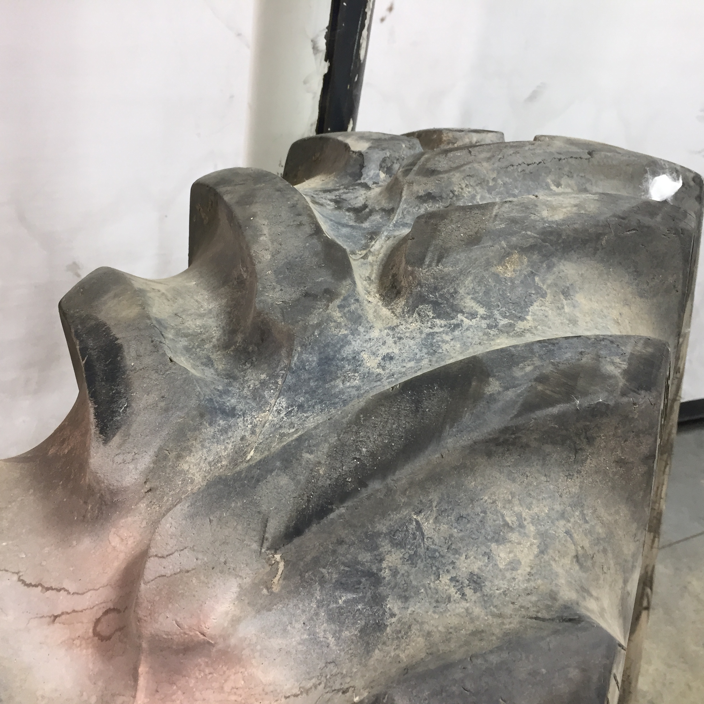 380/85R28 Titan Farm Hi Traction Lug Radial R-1 Tire S003187