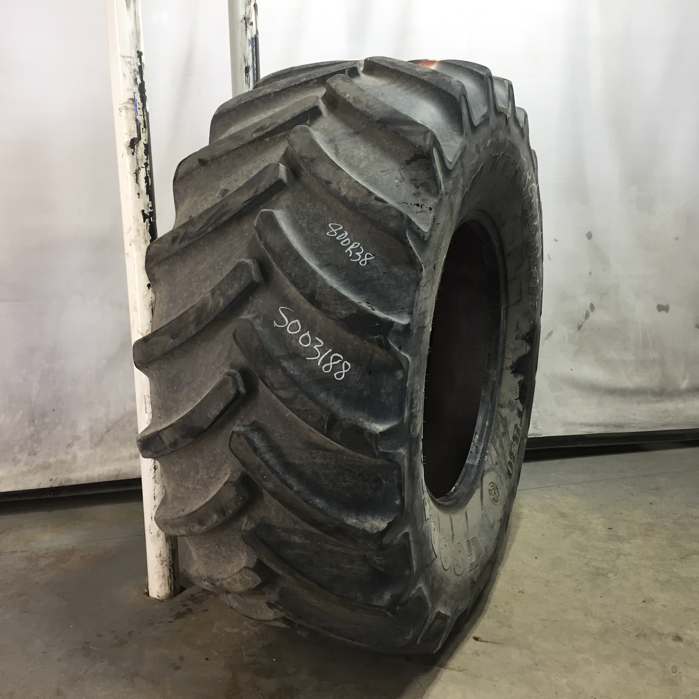 800/70R38 Goodyear Farm DT830 Optitrac R-1W Tire S003188