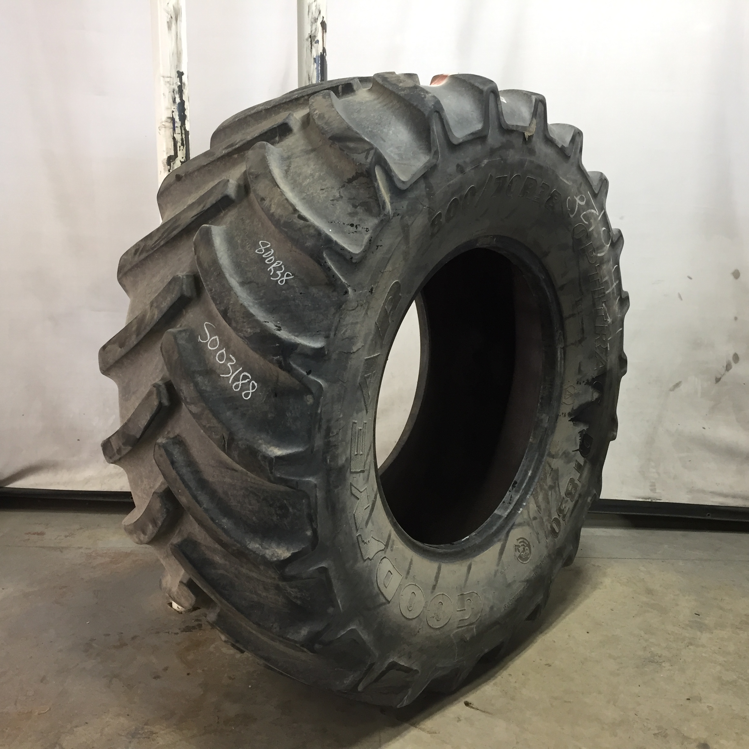 800/70R38 Goodyear Farm DT830 Optitrac R-1W Tire S003188