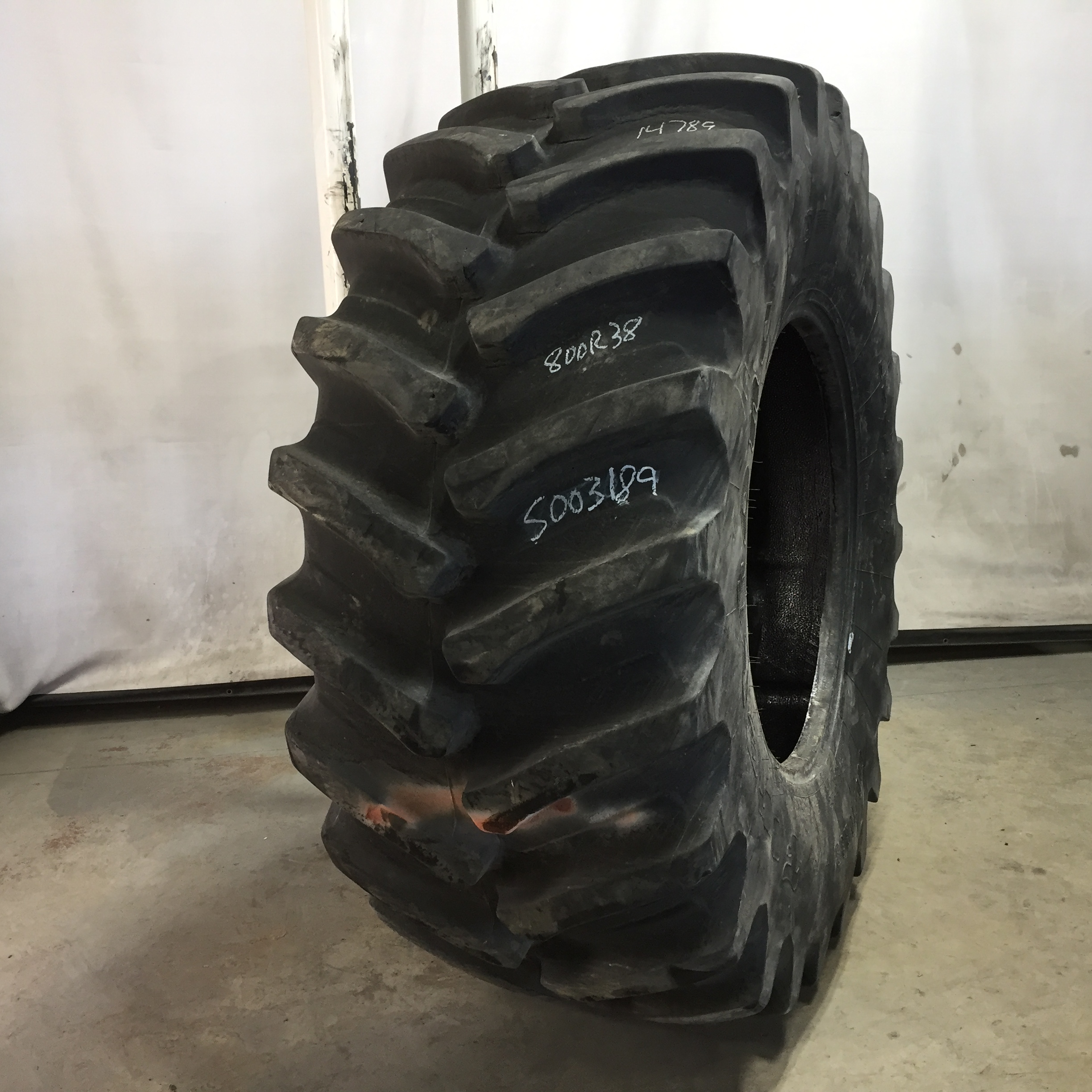 800/70R38 Firestone Radial Deep Tread 23 R-1W Tire S003189