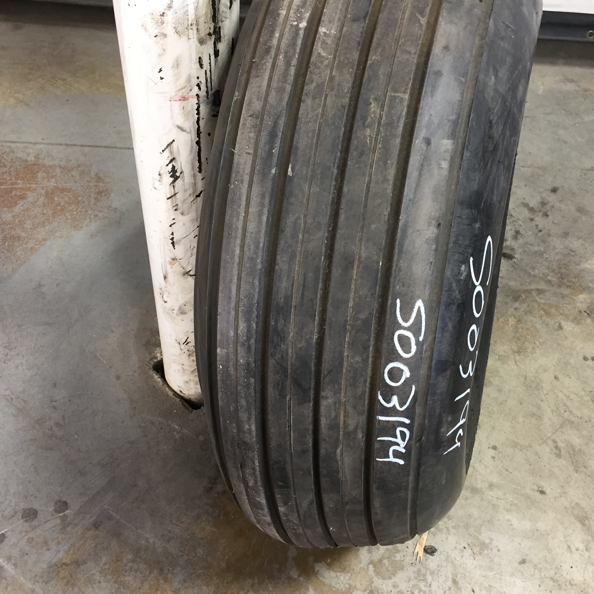 11/L-16 Coop High Flotation Imp.  I-1 Tire S003194