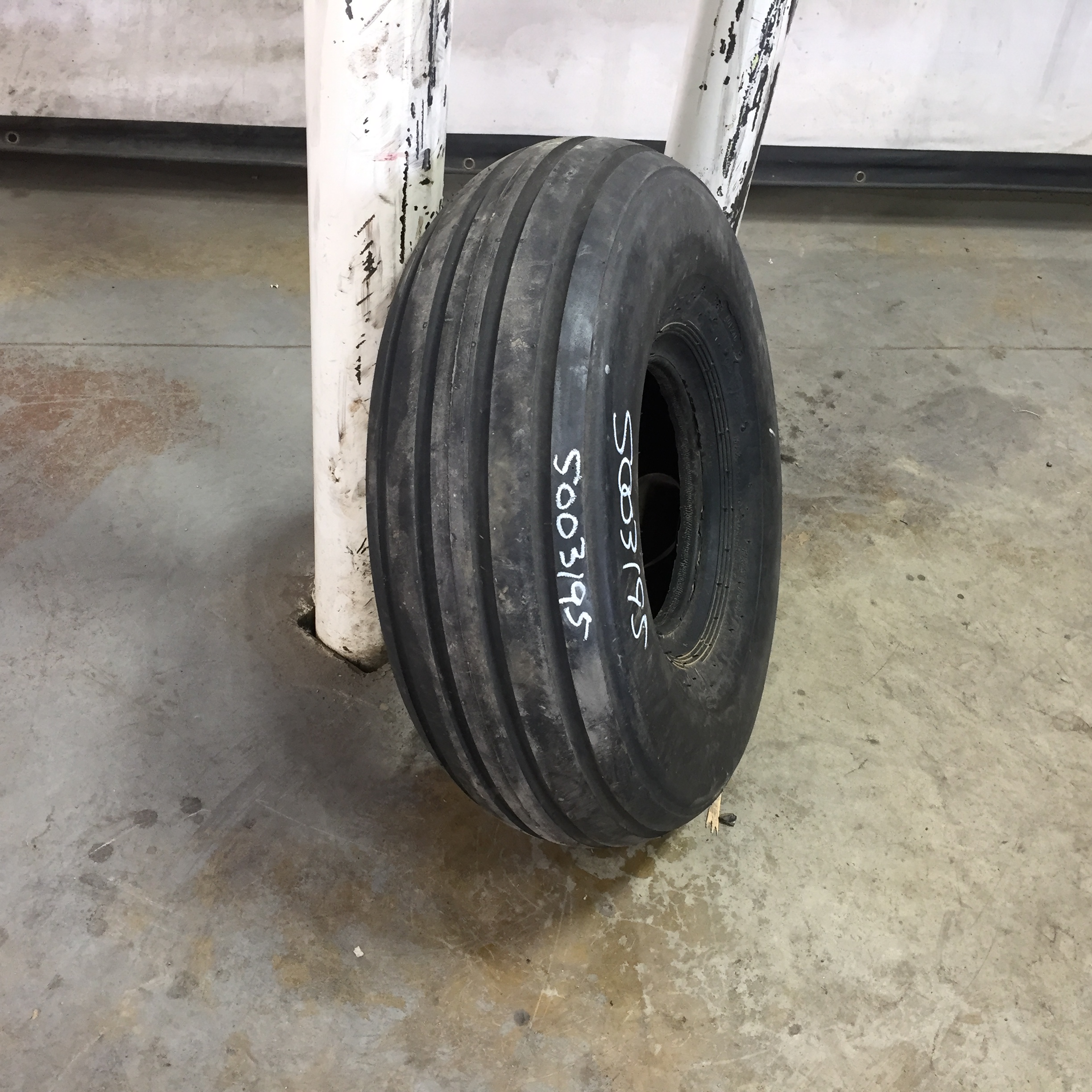 9.00/-10 Firestone NT Tractor F-3 Tire S003195