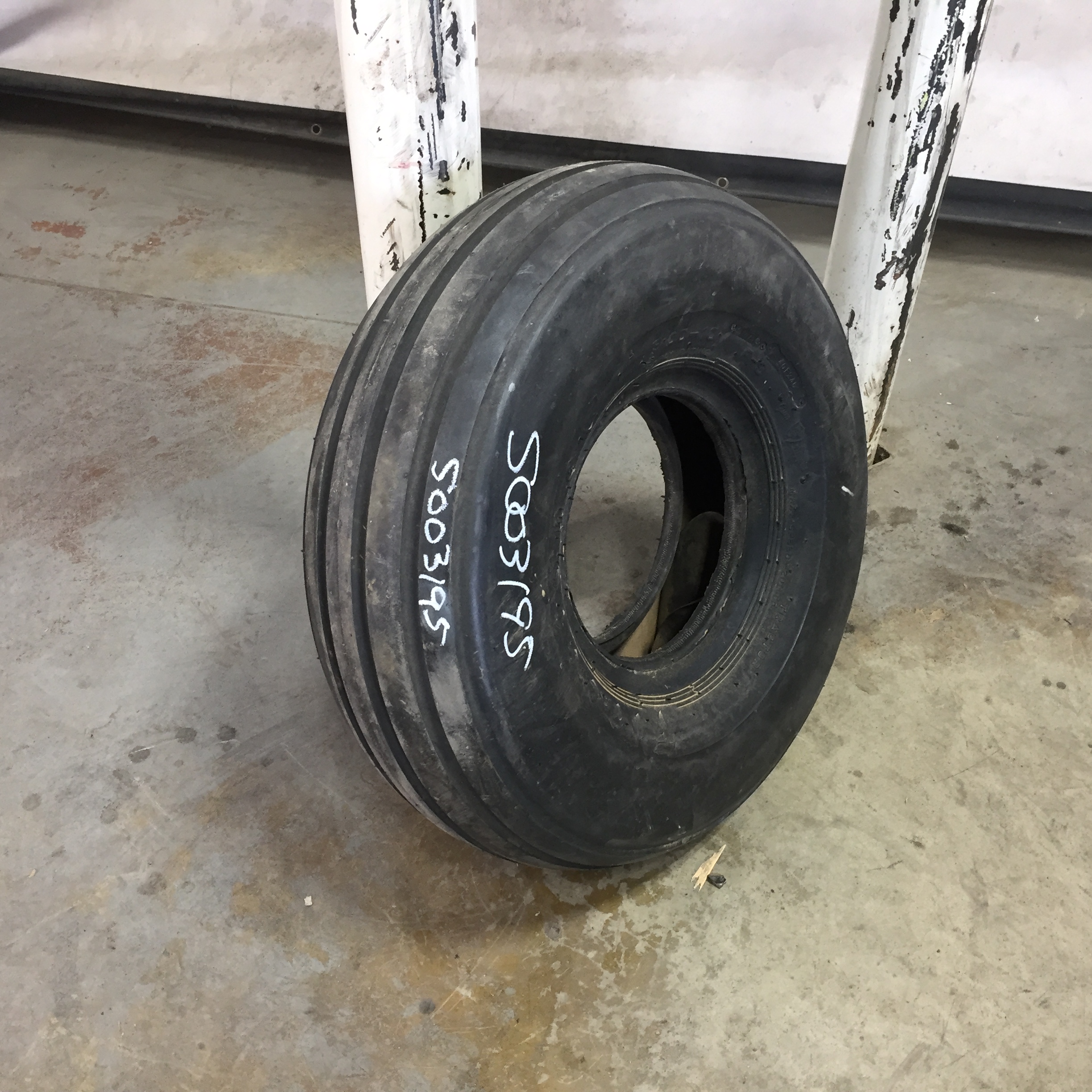 9.00/-10 Firestone NT Tractor F-3 Tire S003195