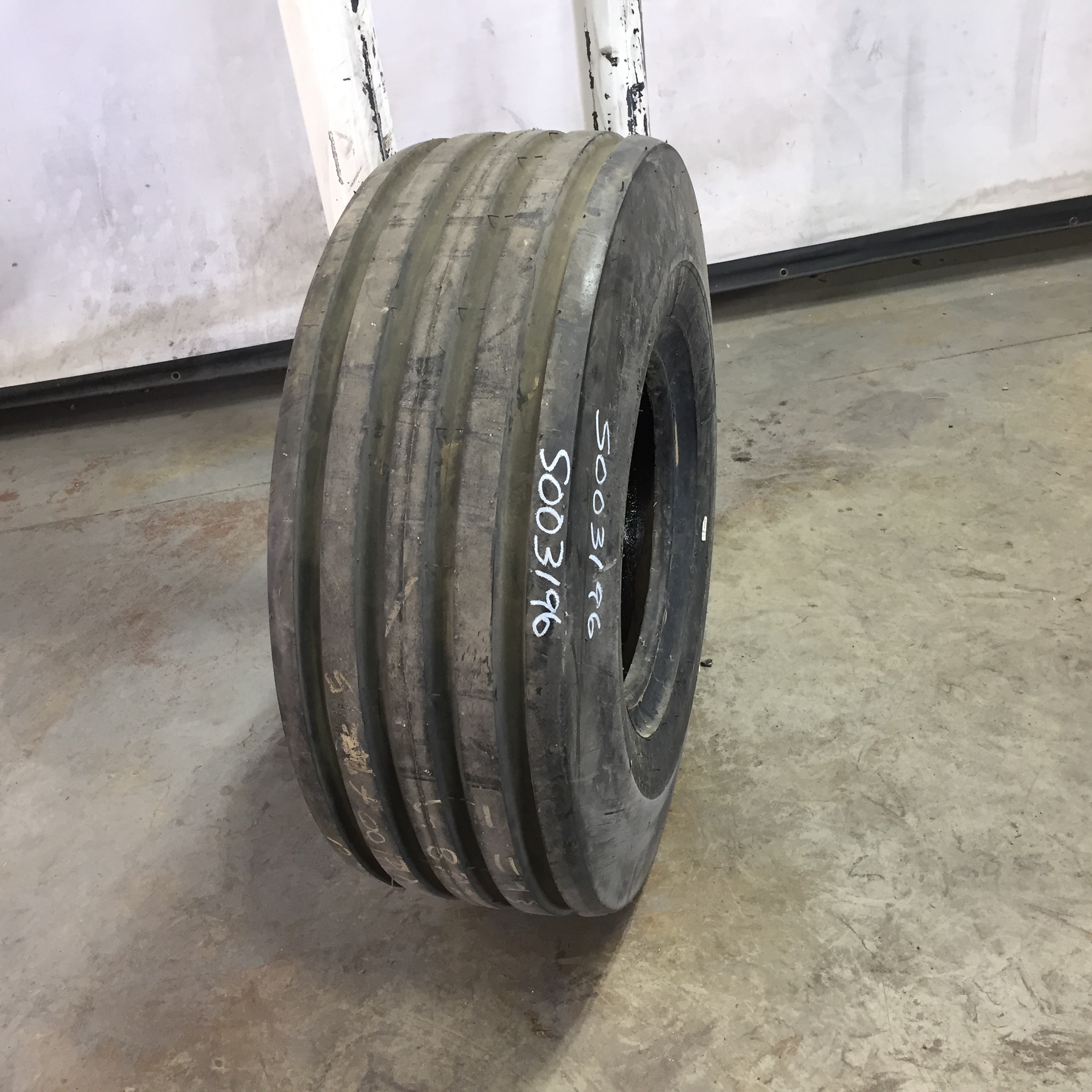 11.00/-15 Maxi Trac Front Tractor F-3 Tire S003196