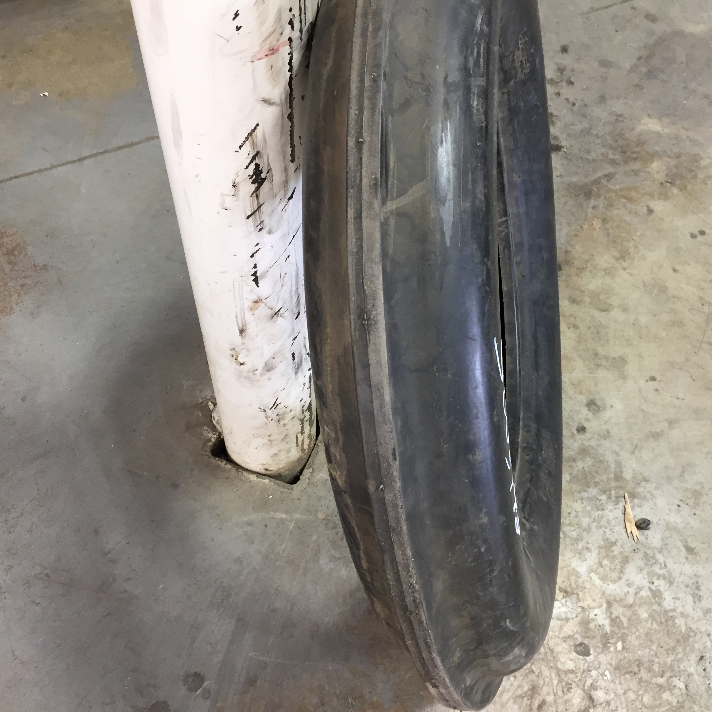 5.50/-16 Dayton Thorobred F-1 Tire S003198