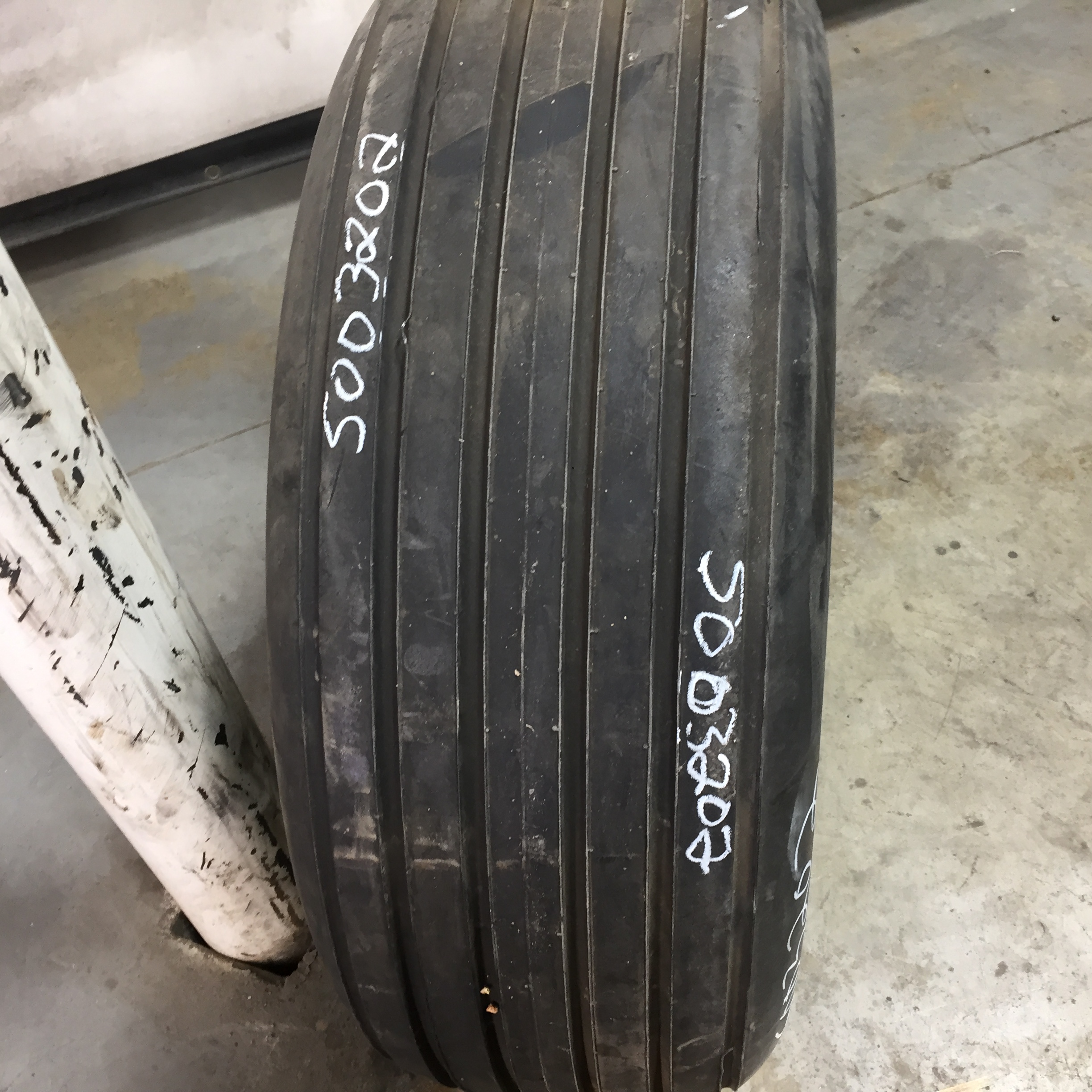 9.5/L-15 Firestone Farm Implement I-1 Tire S003202