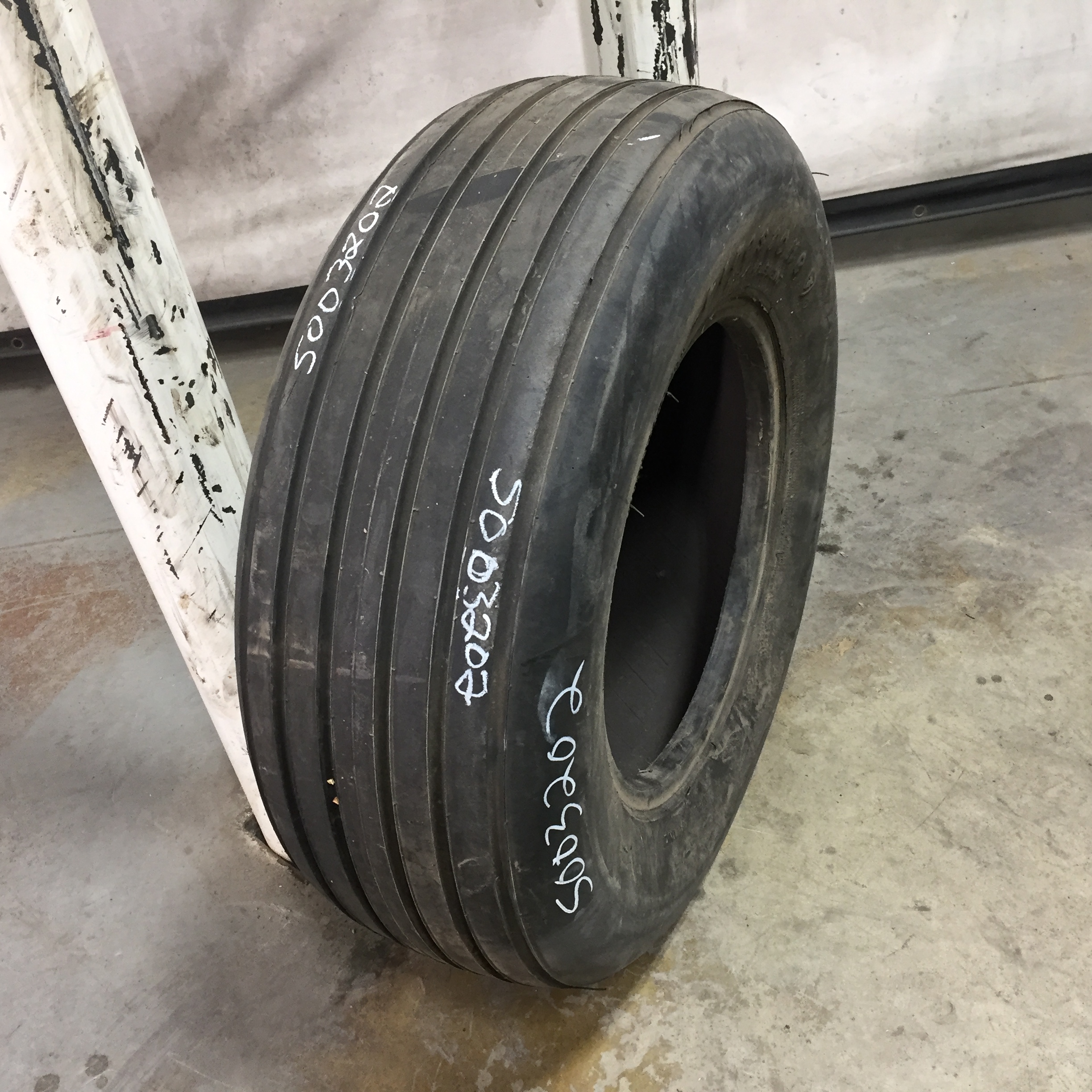 9.5/L-15 Firestone Farm Implement I-1 Tire S003202