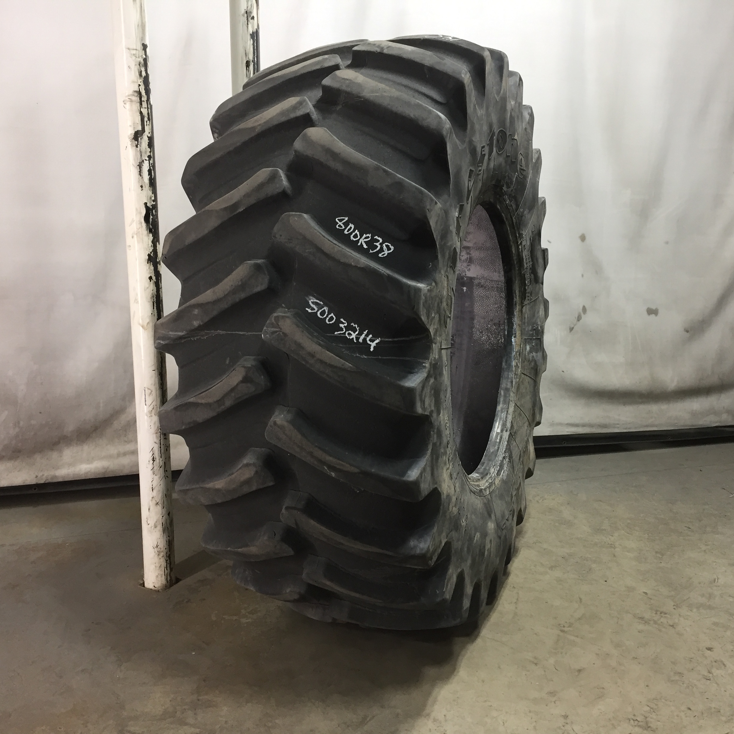 800/70R38 Firestone Radial Deep Tread 23 R-1W Tire S003214
