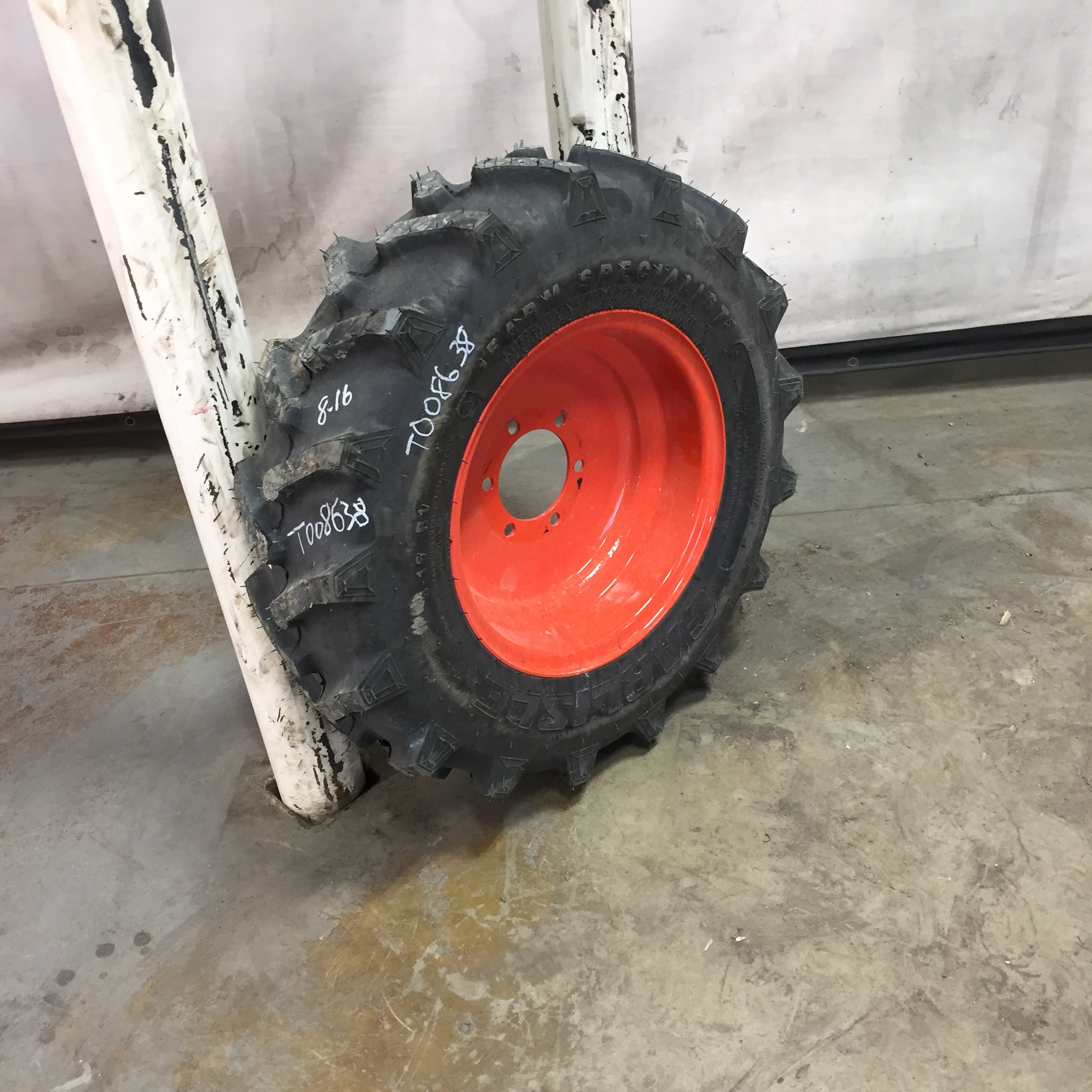 8/-16 Carlisle Farm Specialist R-1 Tire RT008638