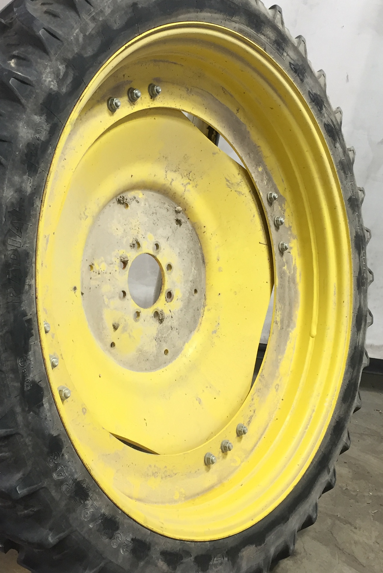 48'' Stub Disc (groups of 3 bolts) Rim Center WT008639CTR