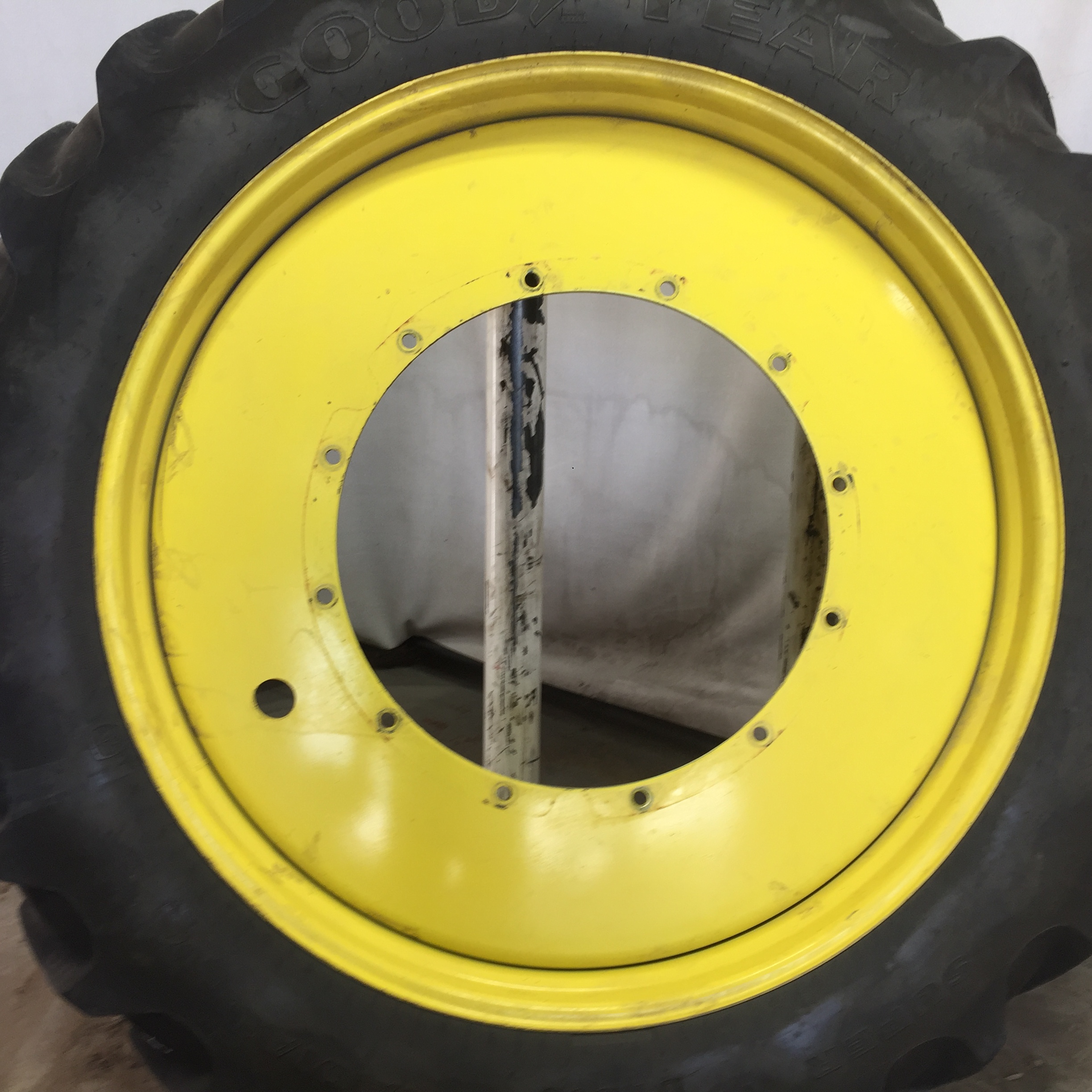 380/90R54 Goodyear Farm DT800 Super Traction R-1W Tire-Wheel Assembly T008645