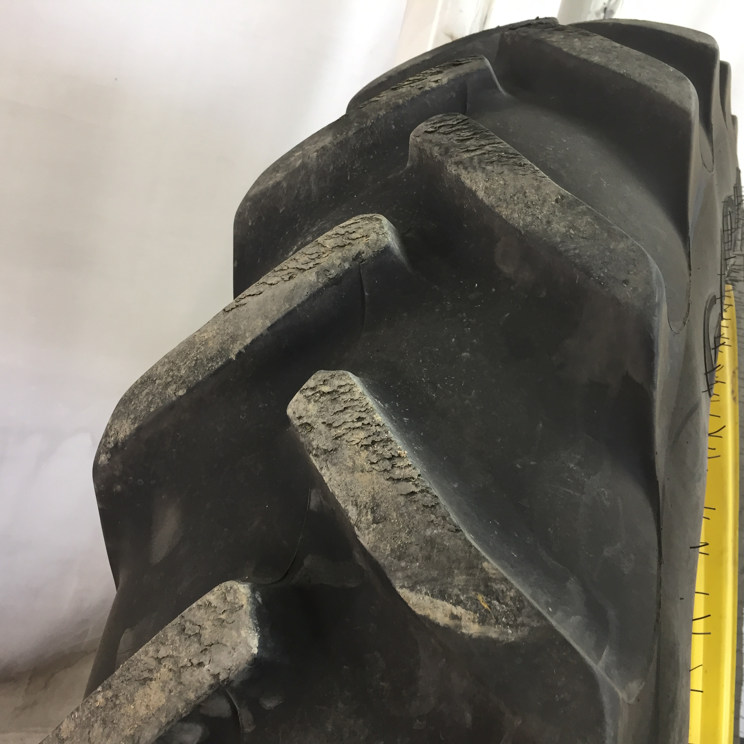 380/90R54 Goodyear Farm DT800 Super Traction R-1W Tire RT008645