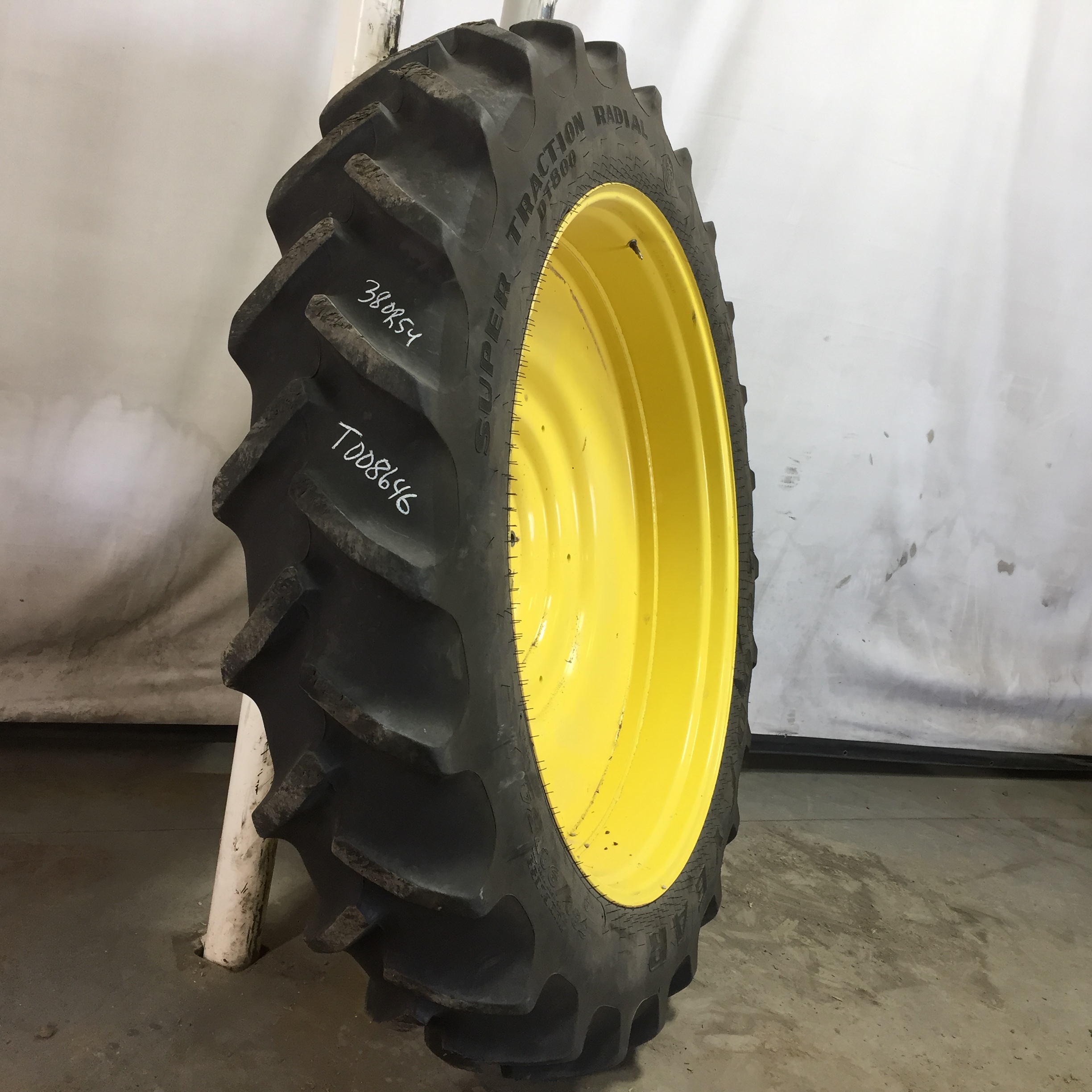 380/90R54 Goodyear Farm DT800 Super Traction R-1W Tire RT008646