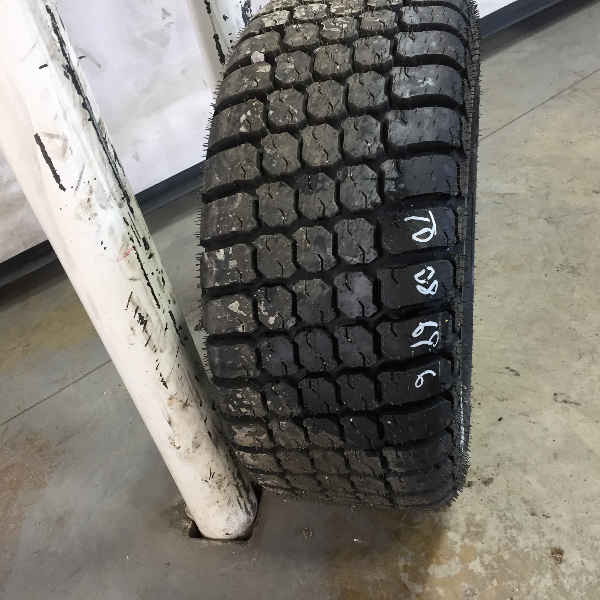 12/-16.5 Galaxy Mighty Mow R-3 Tire T008696
