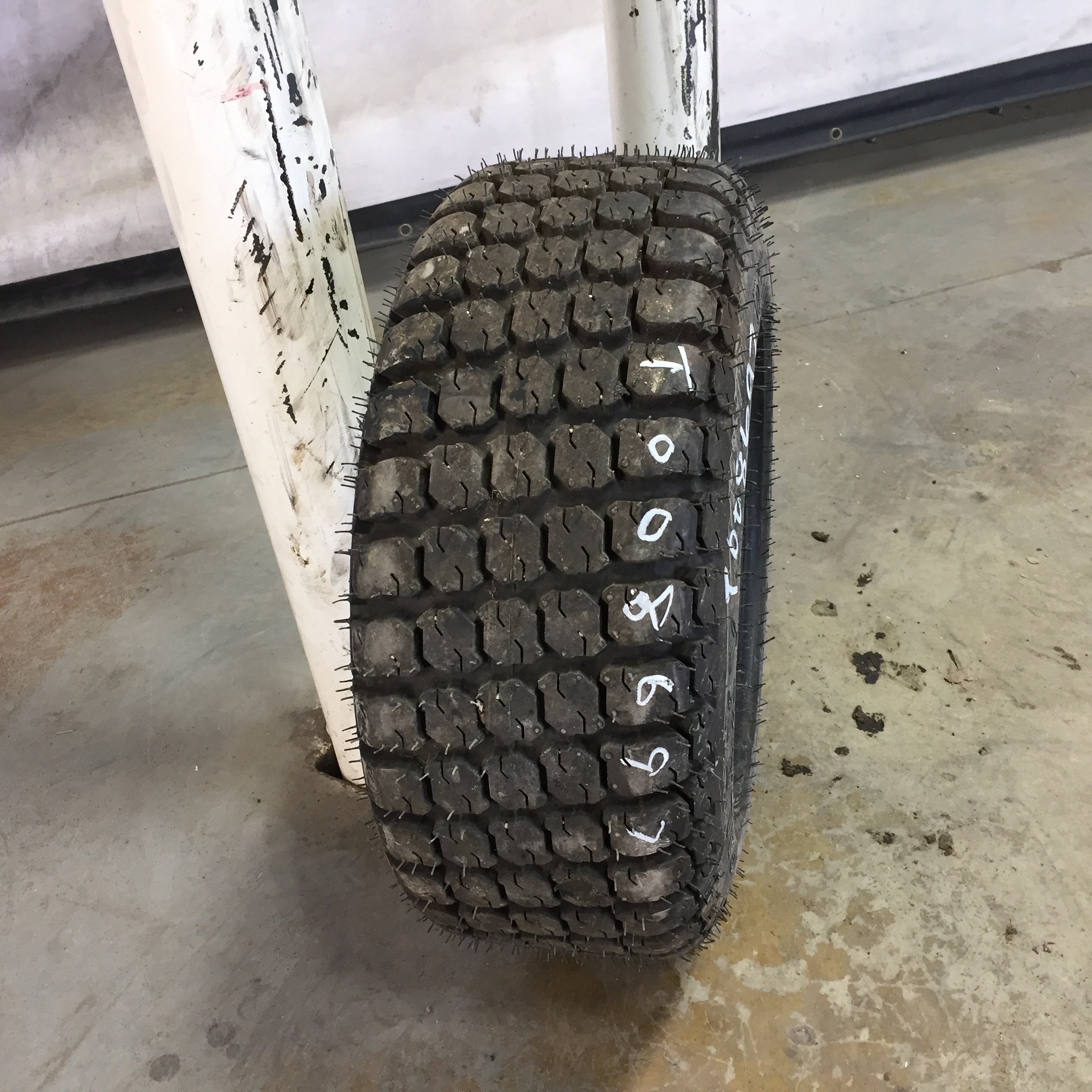 23/8.50-12 Galaxy Mighty Mow R-3 Tire T008697
