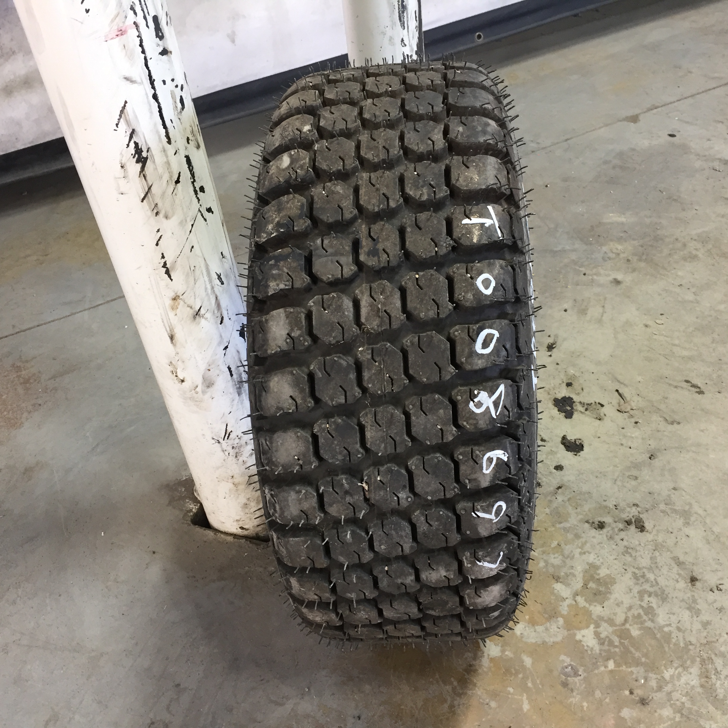 23/8.50-12 Galaxy Mighty Mow R-3 Tire T008697